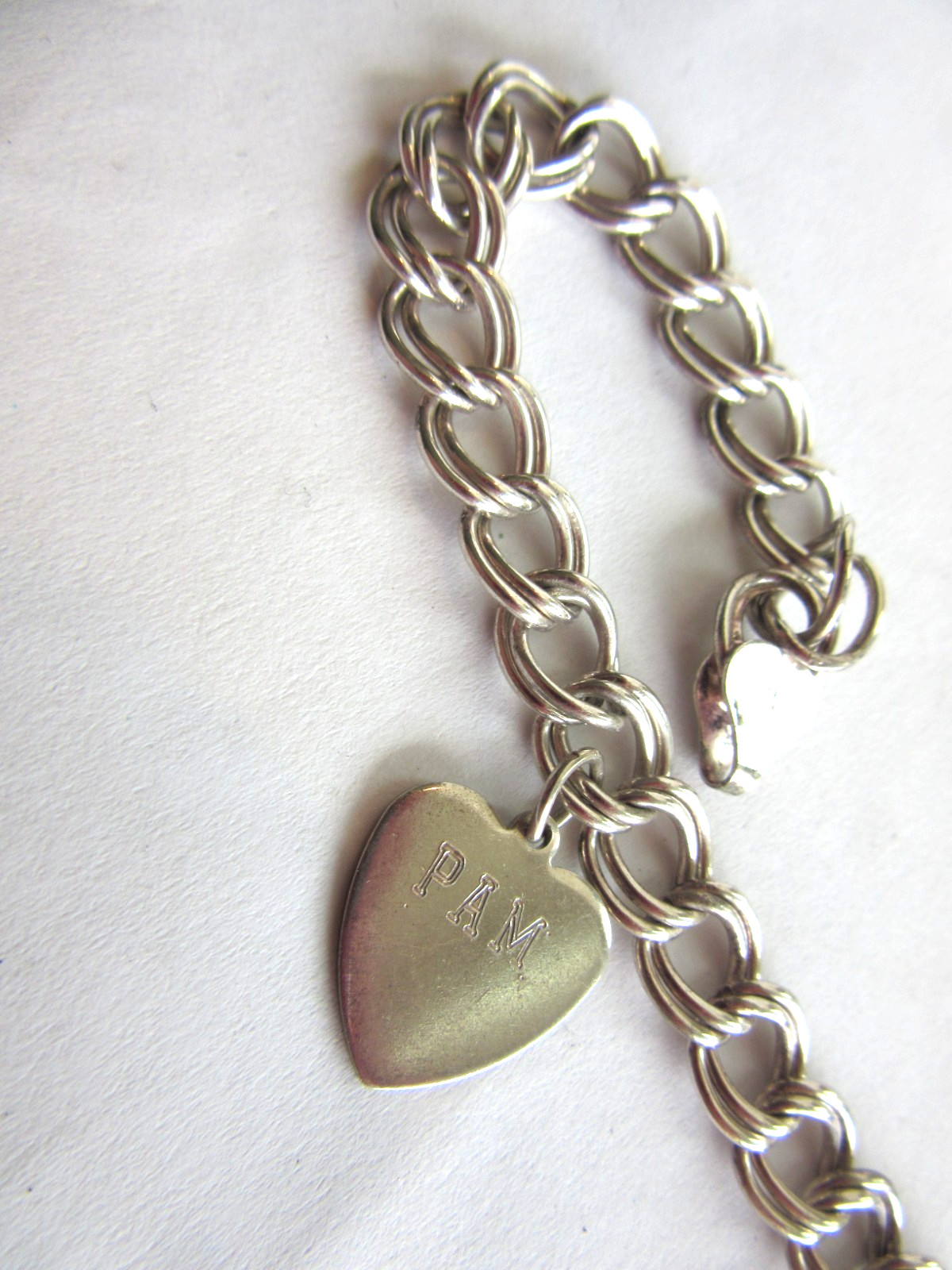 Vintage 925 Italy double link charm bracelet with 3 charms, 17.6 rms 18″ long