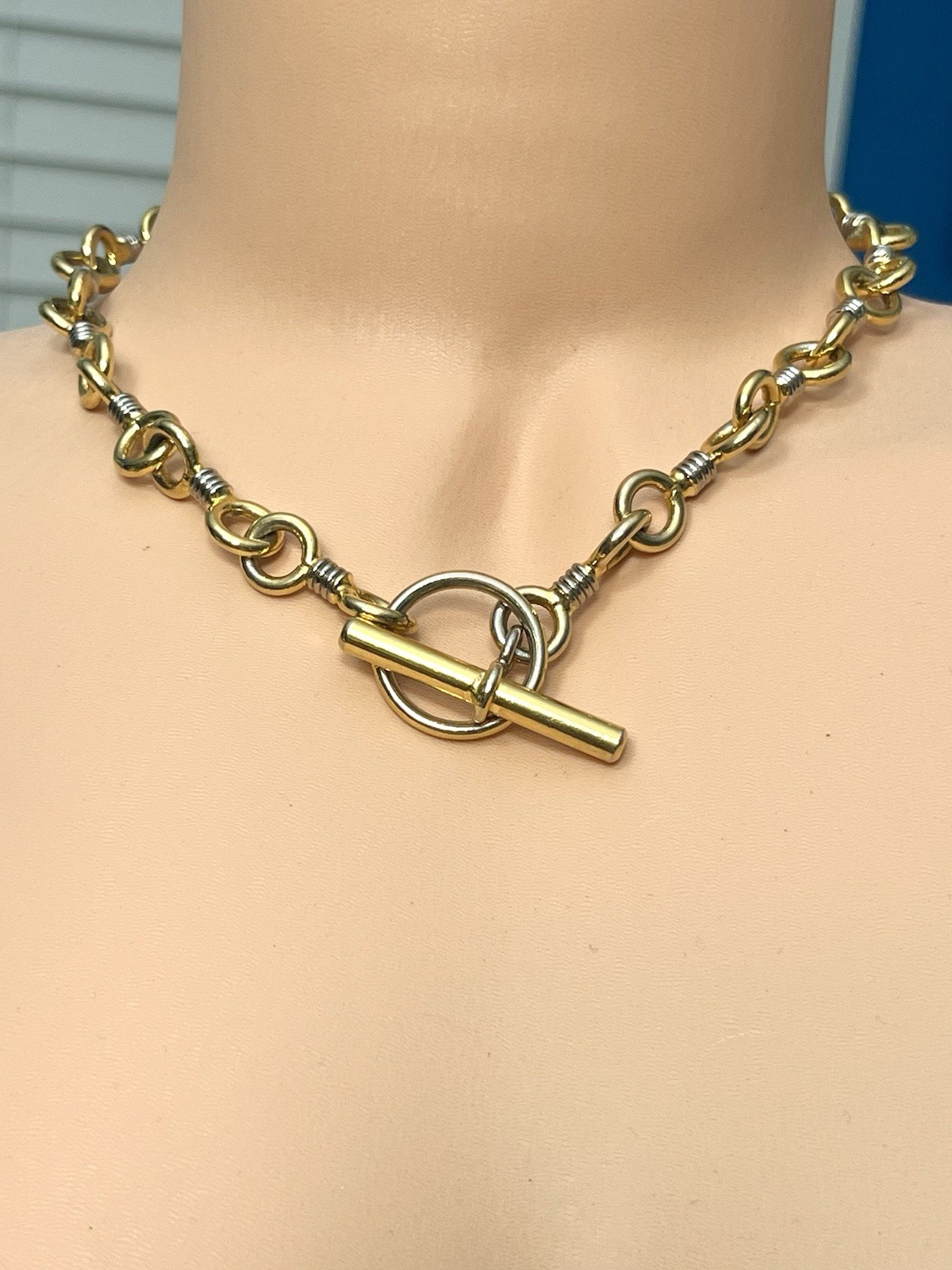 VTG Y2K Chunky Gold 2- Tone Toggle Necklace Circle Link Chain Choker 18″