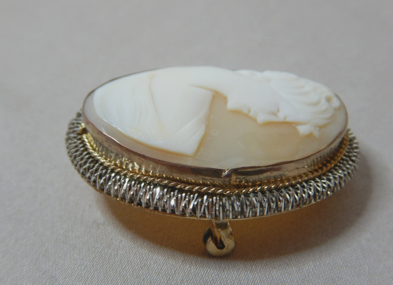 ANTIQUE TWO COLOUR GILDED GOLD CAMEO SET PENDANT BROOCH 39.3mm x 32.8mm 3982
