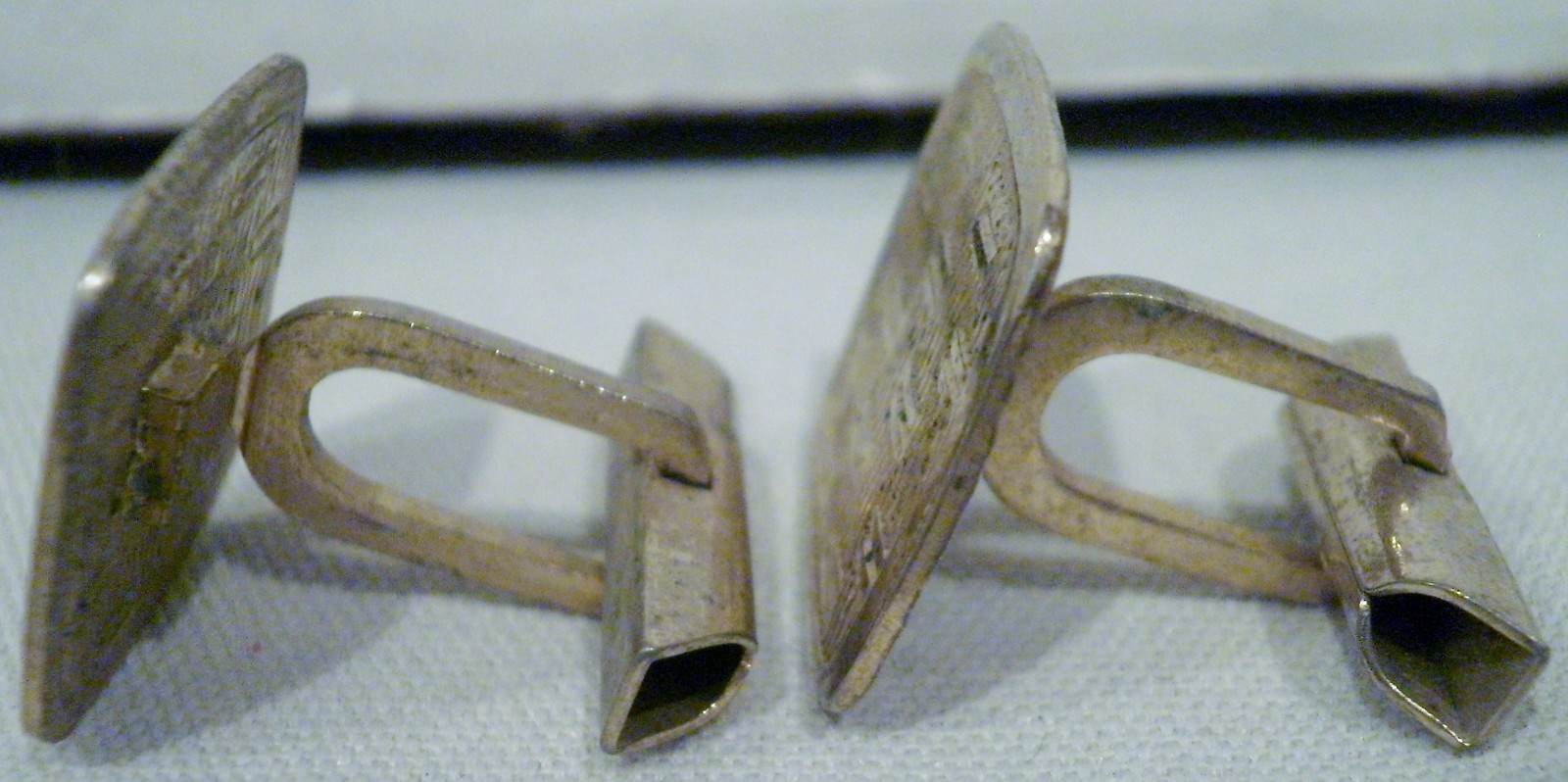Vintage Gold Tone Woven Design Tie Clip Bar and Cuff Links