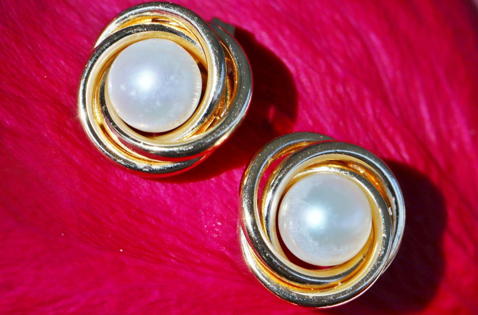 14k yellow gold earrings 5.3mm cultured freshwater pearl swirl stud 1.5gr N3011k