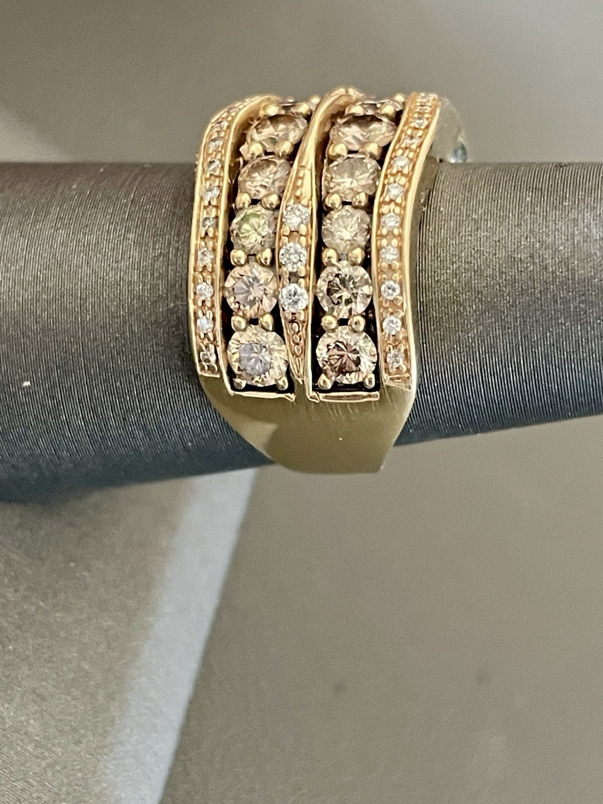14K Yellow Gold 2.00CTW Champagne and White Diamond Ring. Size 7 (S45)