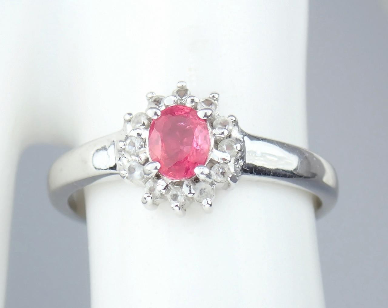 Beautiful Vintage Estate Solid 9K White Gold Red Spinel Floral Ring Size 7
