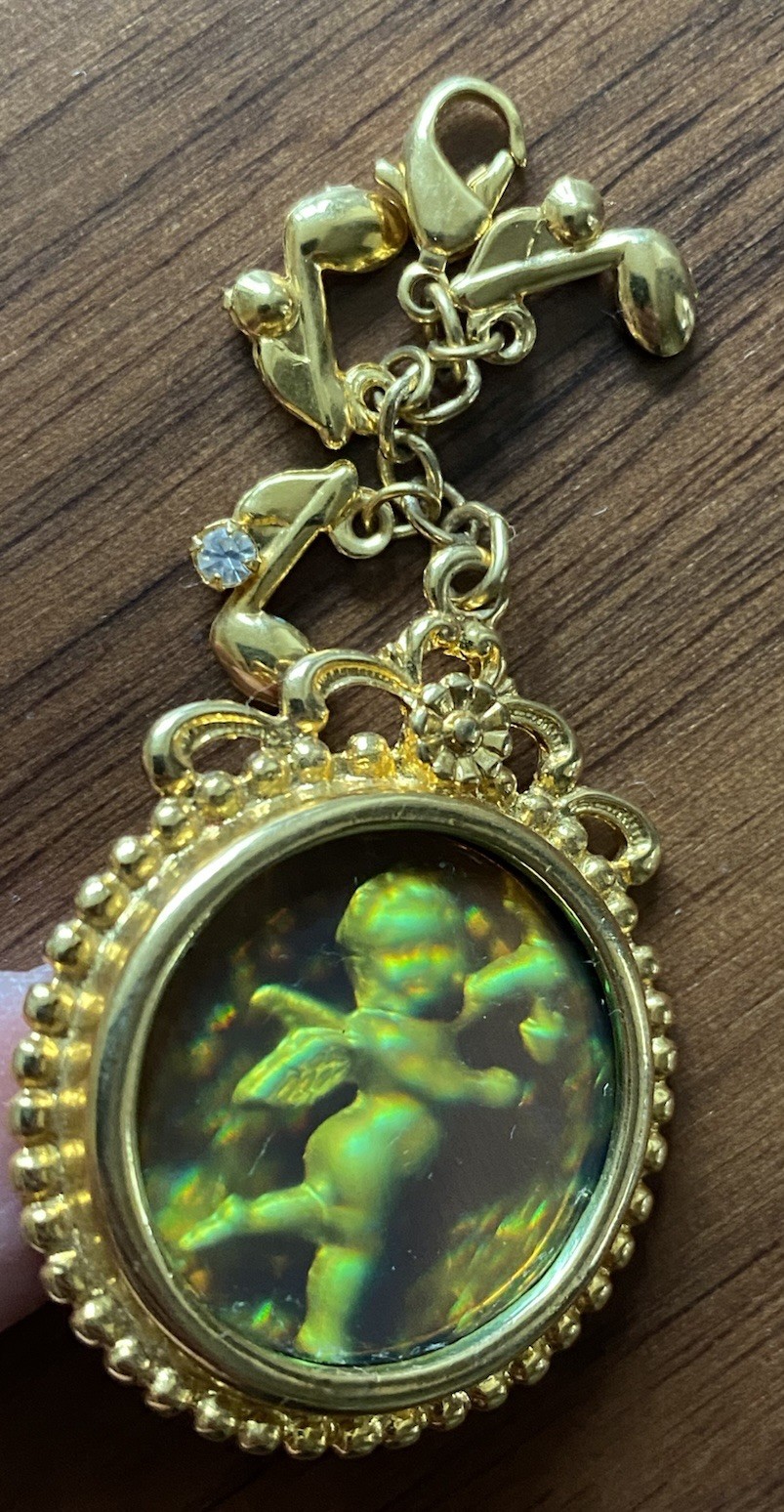 Vtg. Kirks Folly Symphony of Angels Cherub Lenticular Hologram Charm Pendant