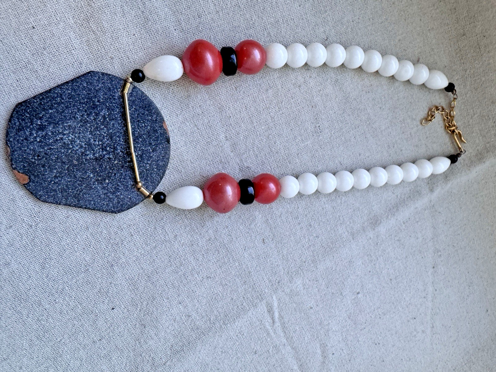 Cottagecore rockabilly VTG 80s 1950s 60s Modernist Heart enamel Ceramic Necklace