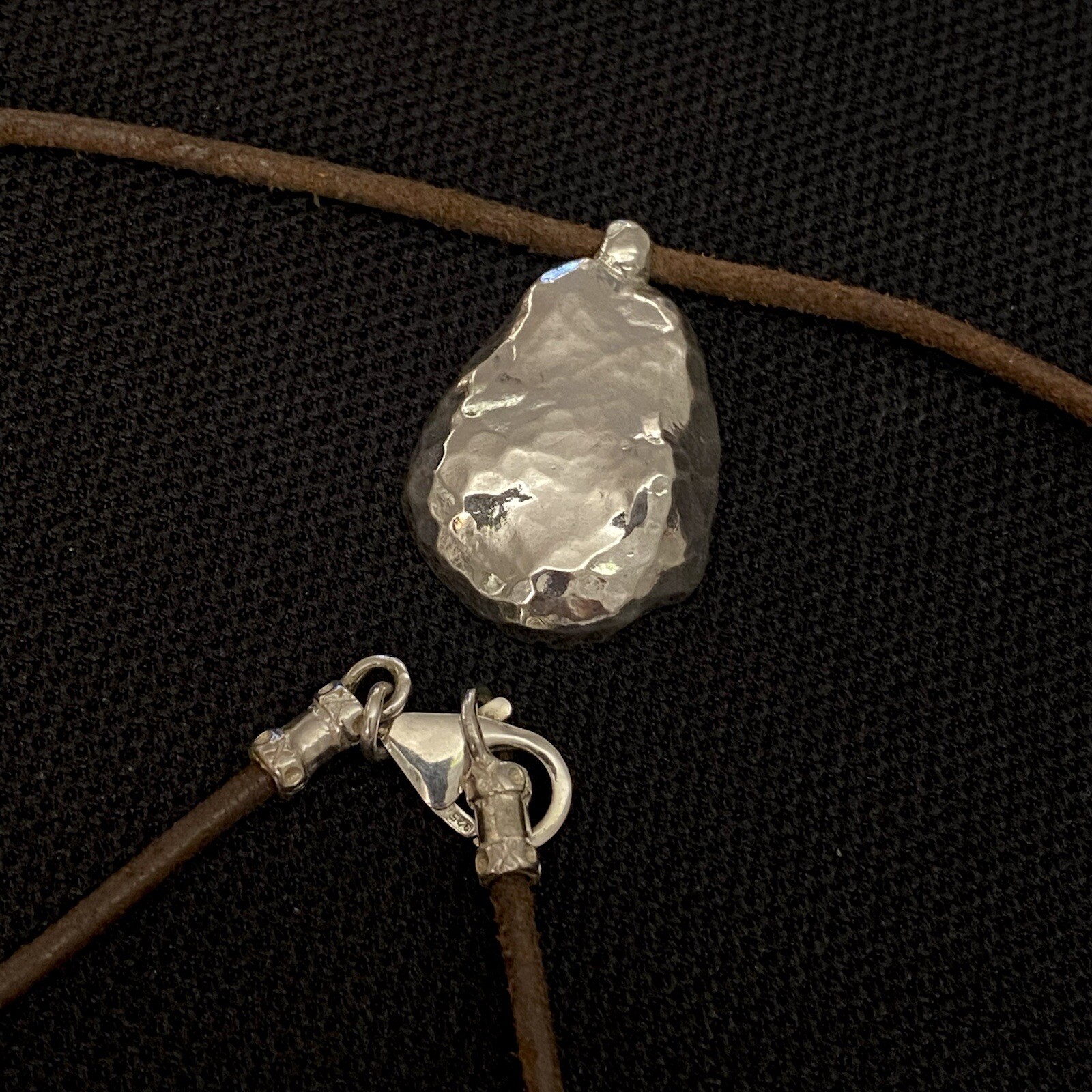 NICE ESTATE STERLING SILVER NUGGET STYLE PENDANT ON LEATHER CORD NECKLACE 16”