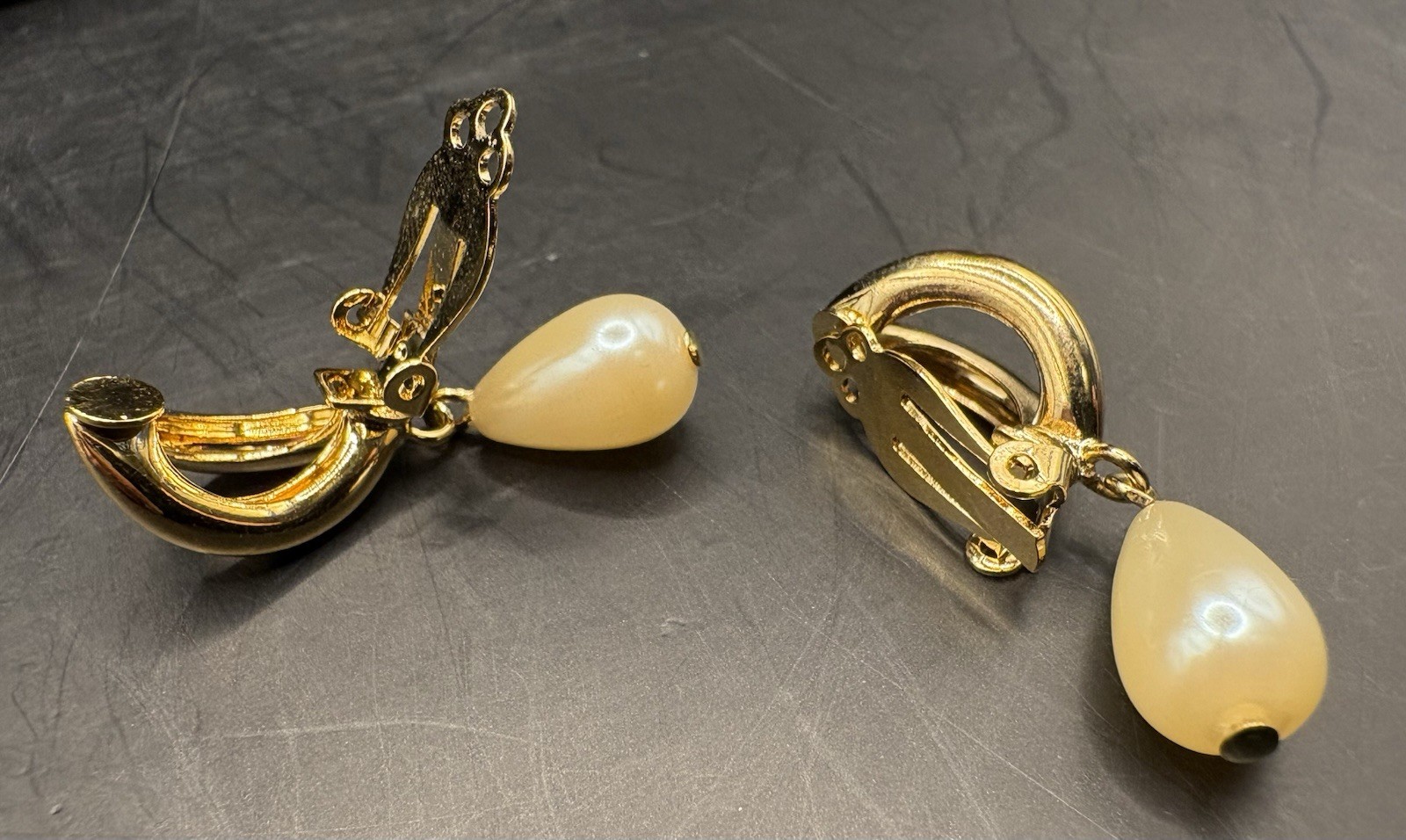 Vintage Gold Tone Sculptural Necklace Brooch Earrings Set Rope Chain