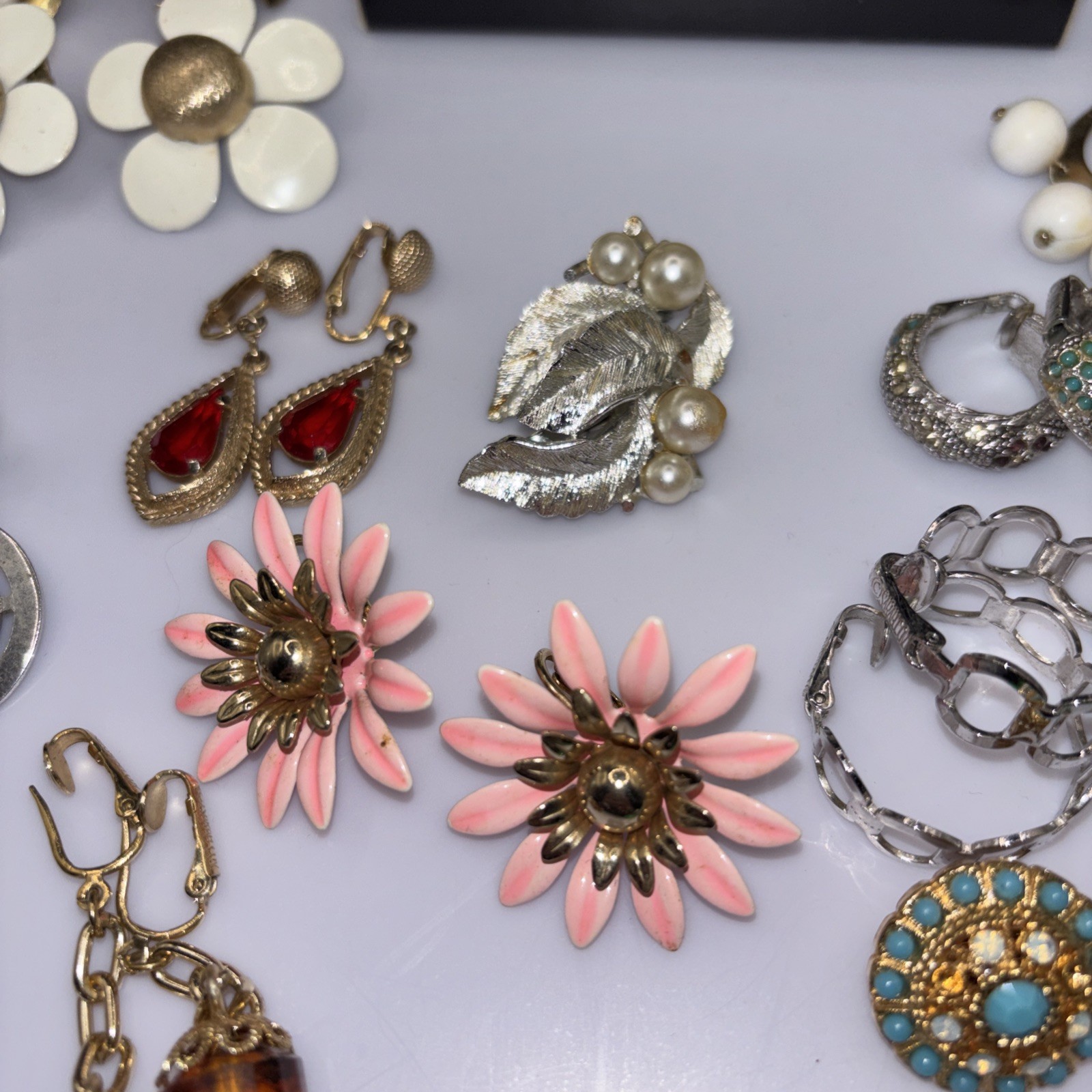 Vtg Sarah Coventry Clip On Earring Jewelry Lot. Estate Auction. See Description