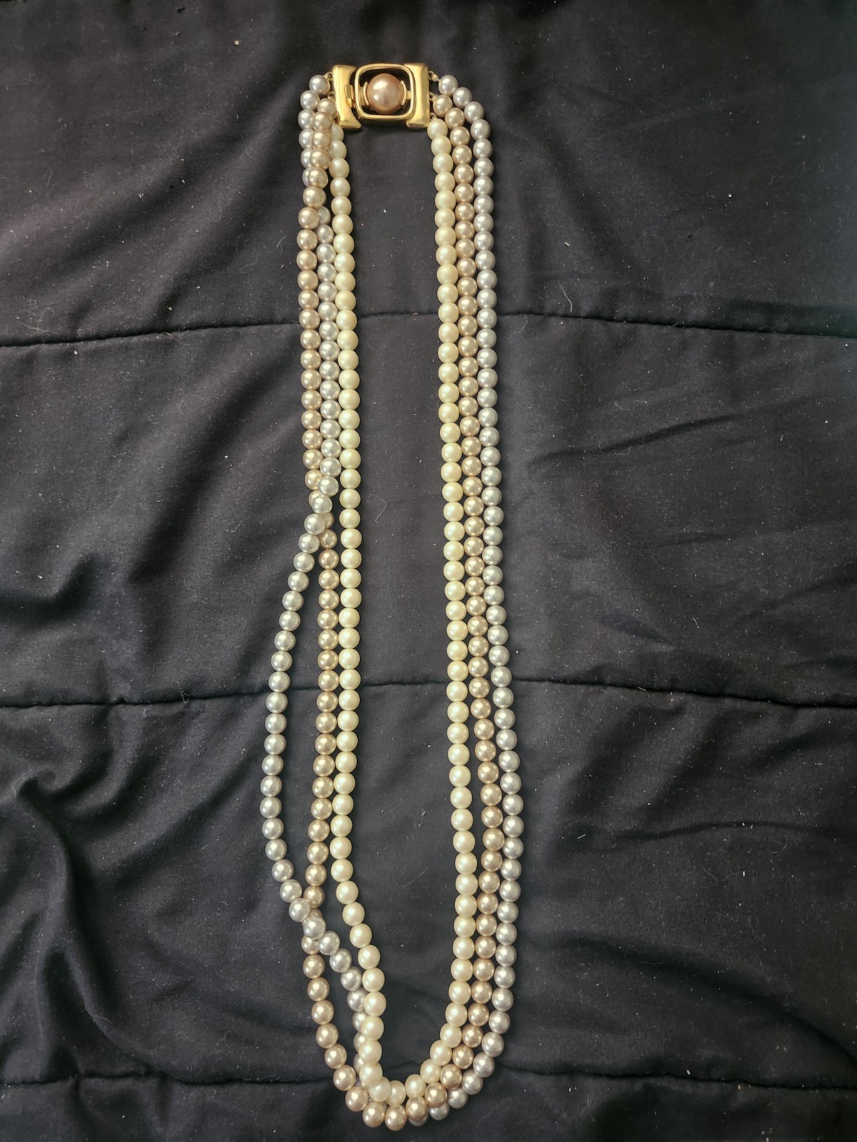 Costume Jewelry Lot 4 Bracelets 1 Necklace