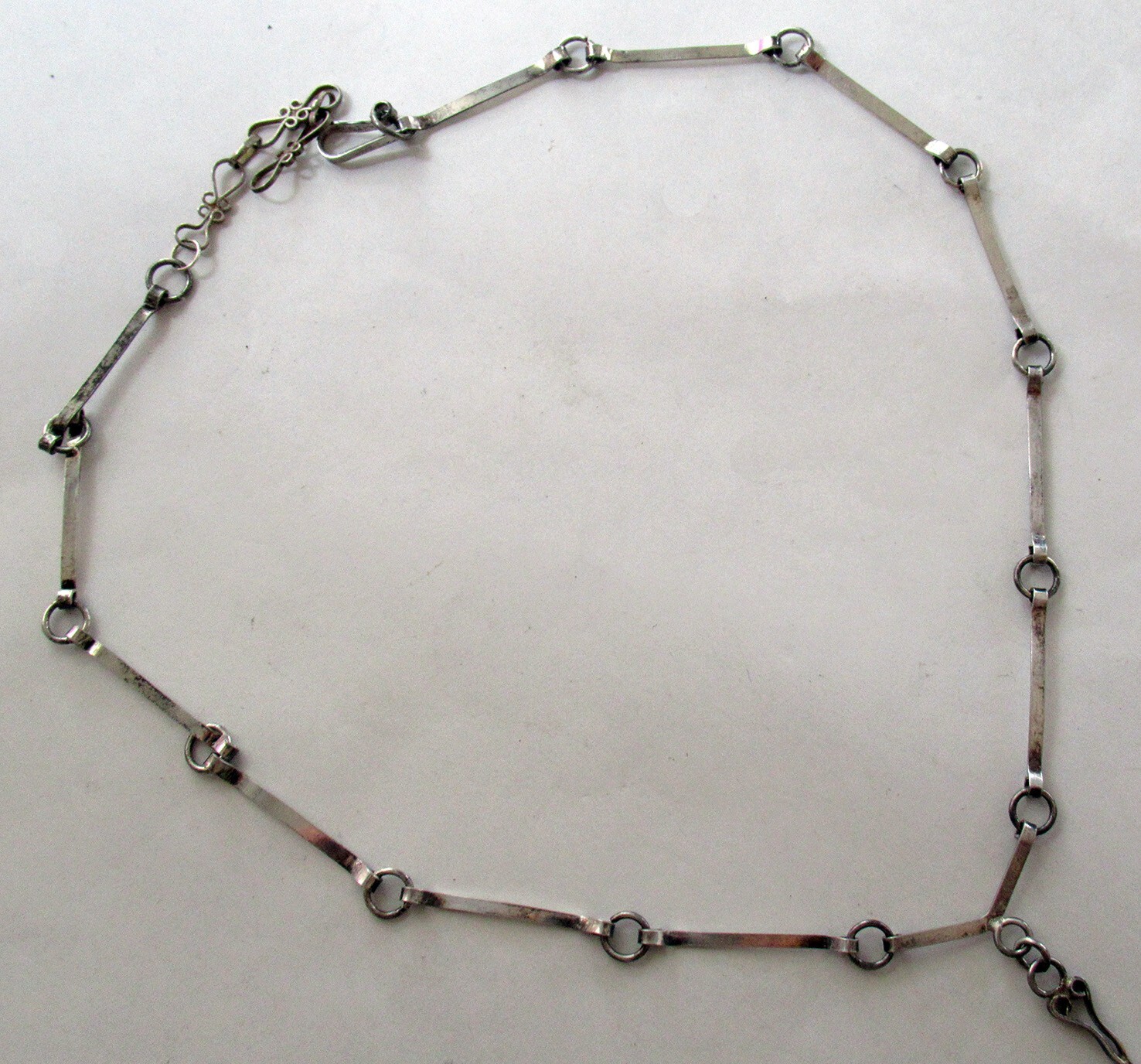 HANDMADE STERLING MODERNIST NECKLACE w AMETHYST, 2 3/8″ PENDANT, 18 INCHES