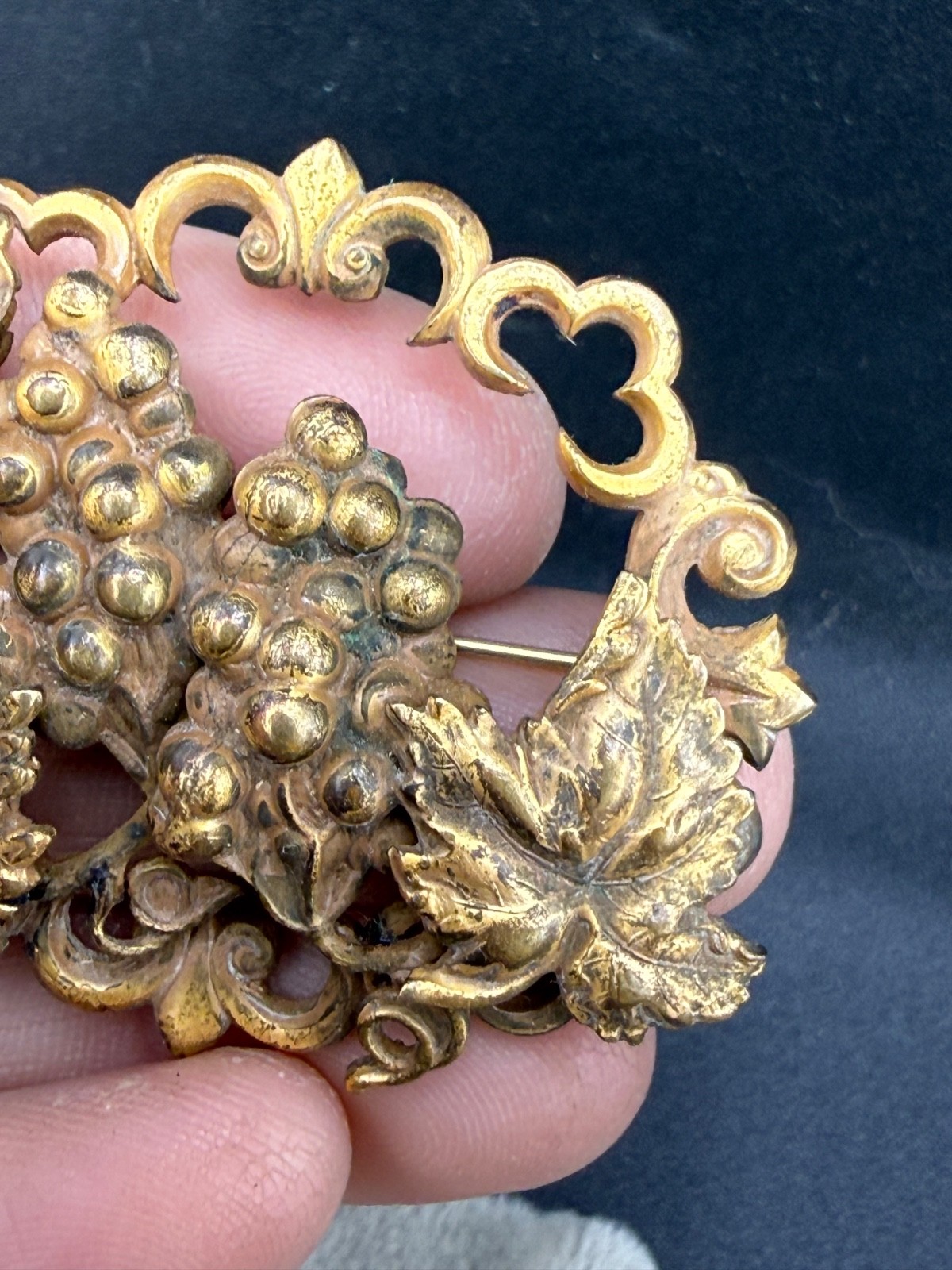 Vintage Brooch Gold Tone Grape Leaf Cluster