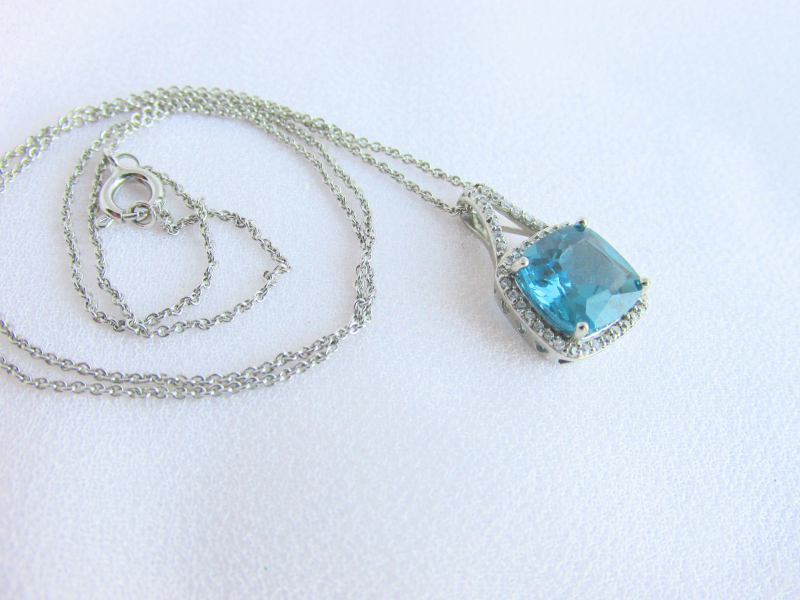 Stunning Sapphire Blue Cushion Cut CZ Cubic Zirconia Pendant Necklace Silverplat
