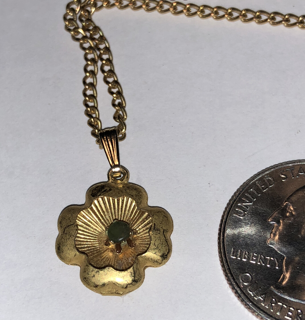 Vintage Mini Goldtone Flower Prong Set Emerald MAY Birthday Pendant Necklace