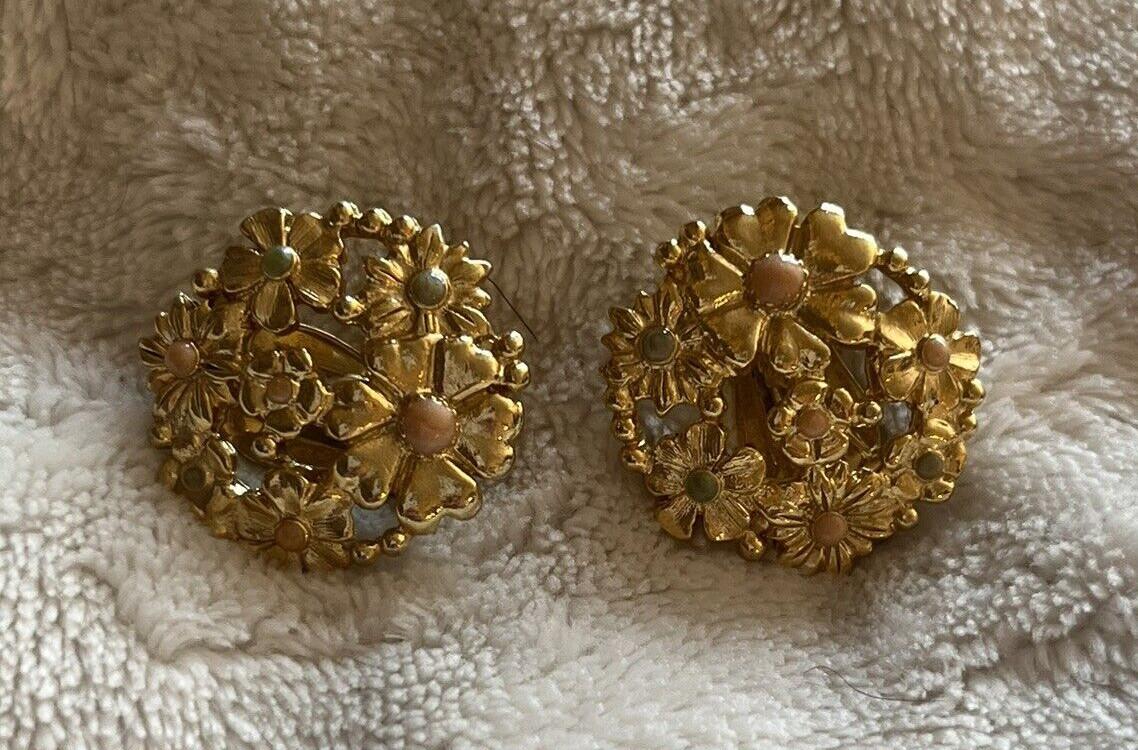 Vintage Gold Tone Floral Clip On Earrings Flower Cluster Round Statement