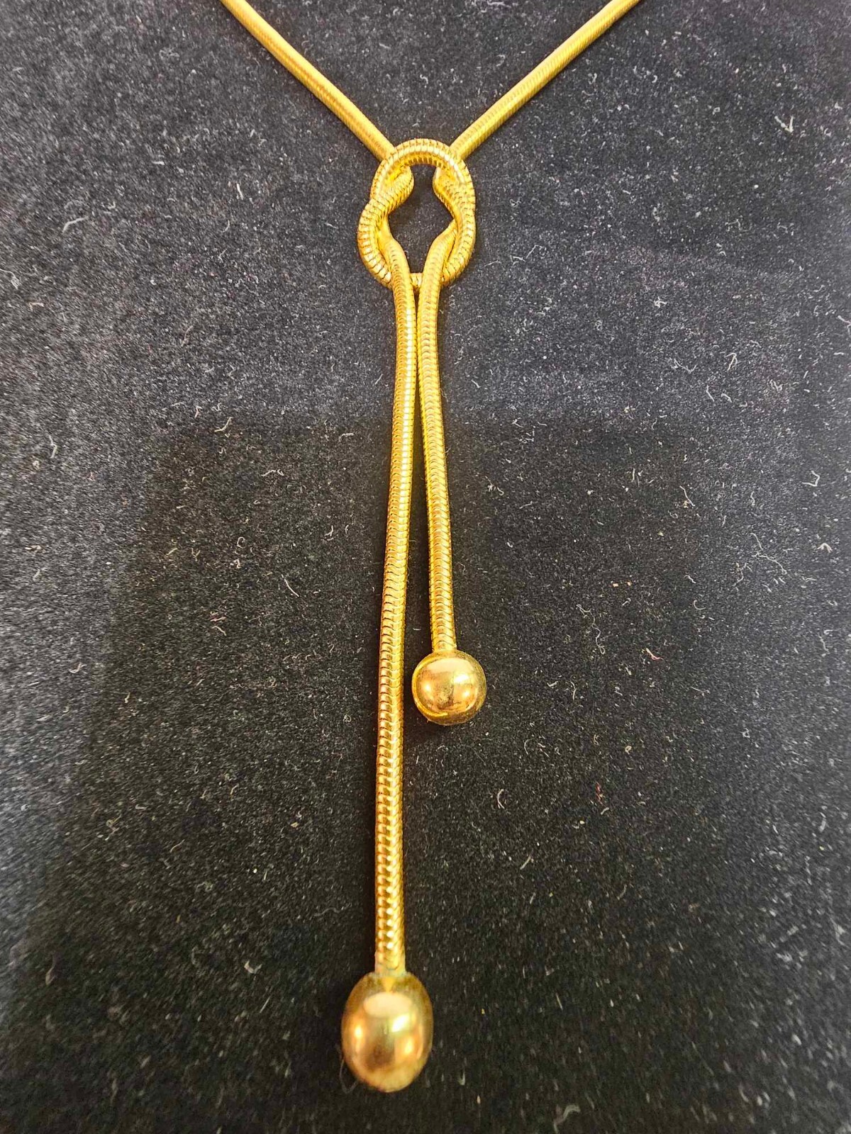 Vtg Goldtone lariat /knot necklace 17.5in”- Ate6