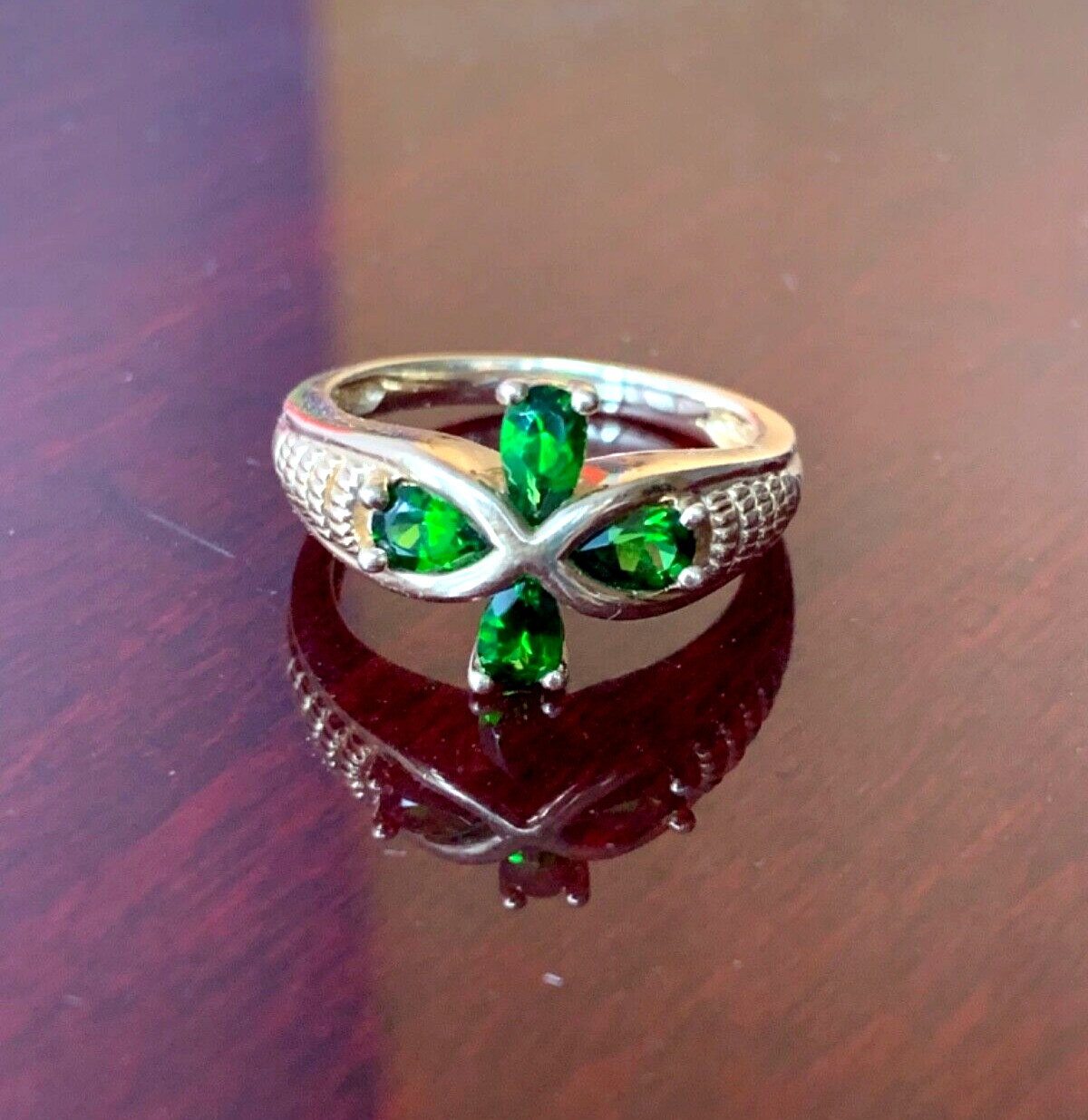VINTAGE SOLID 14K YELLOW GOLD VIVID GREEN CHROME DIOPSIDE FLOWER RING ROMANTIC