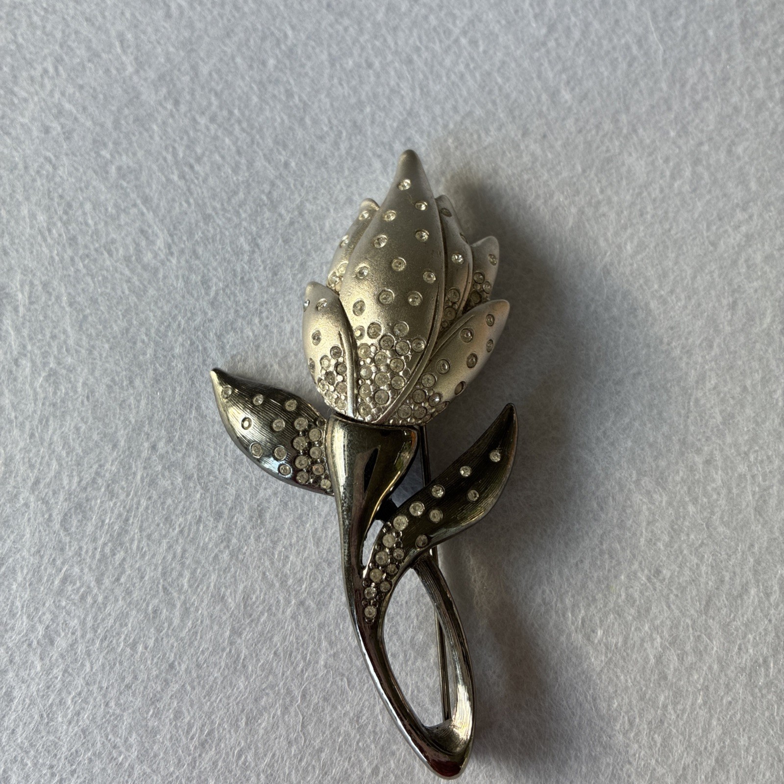 VINTAGE SWAROVSKI STUNNING AUSTRIAN CRYSTAL ROSE BROOCH FLOWER PIN