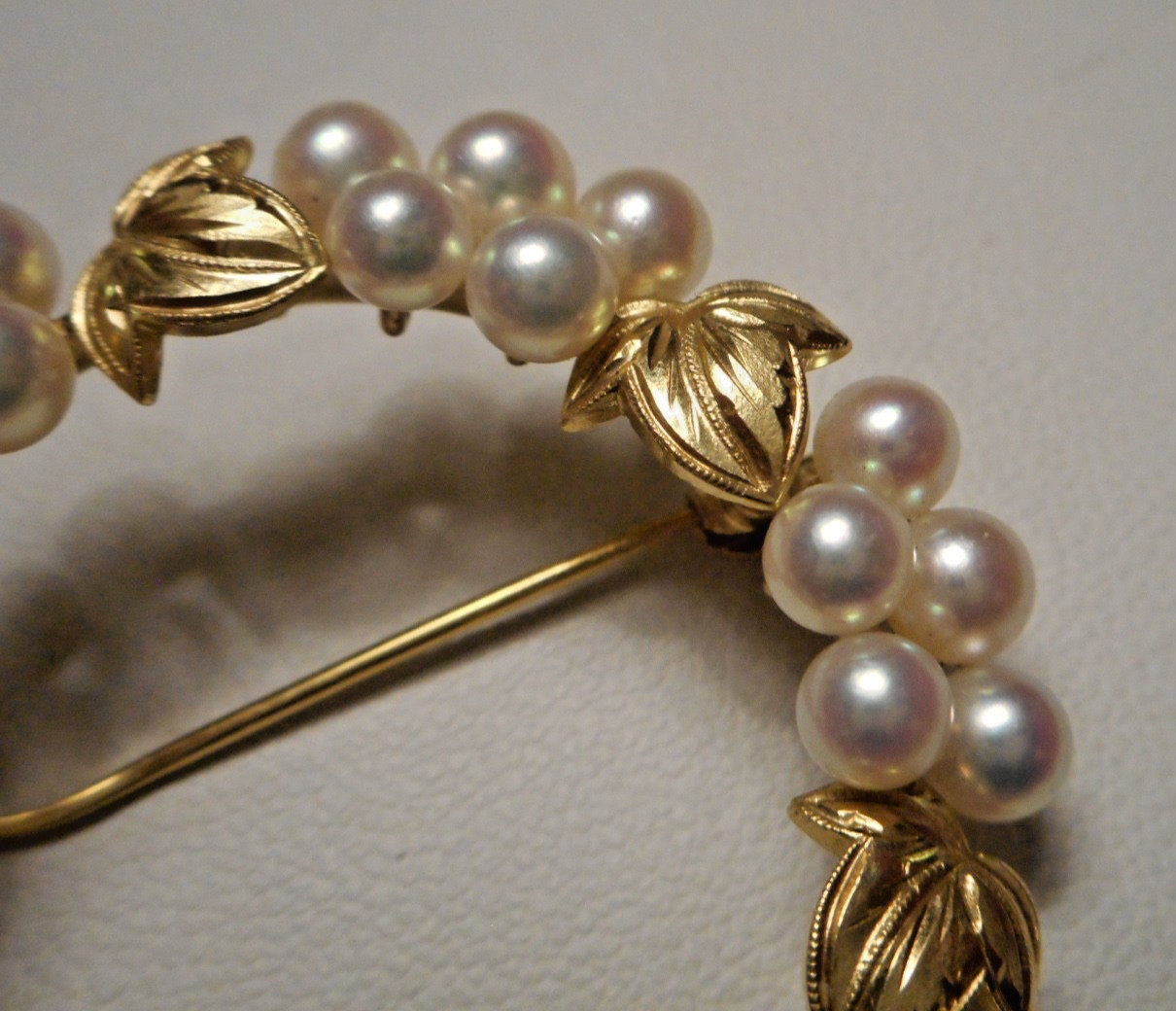Early Signed K Mikimoto Tokyo 14K Gold Cultured Pearl Leafy Circle Brooch 10.4g