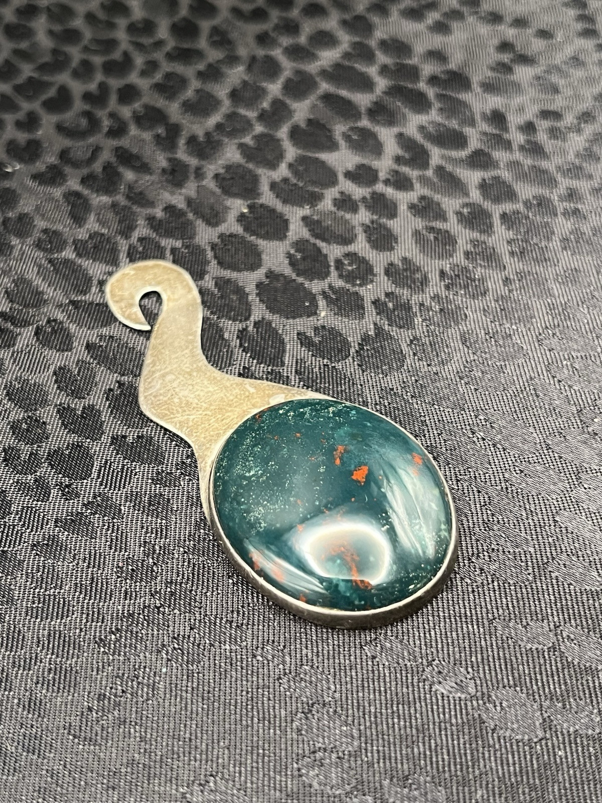 MCM 925 Sterling Silver Pendant With A Polished Cabochon Bloodstone 12.9g