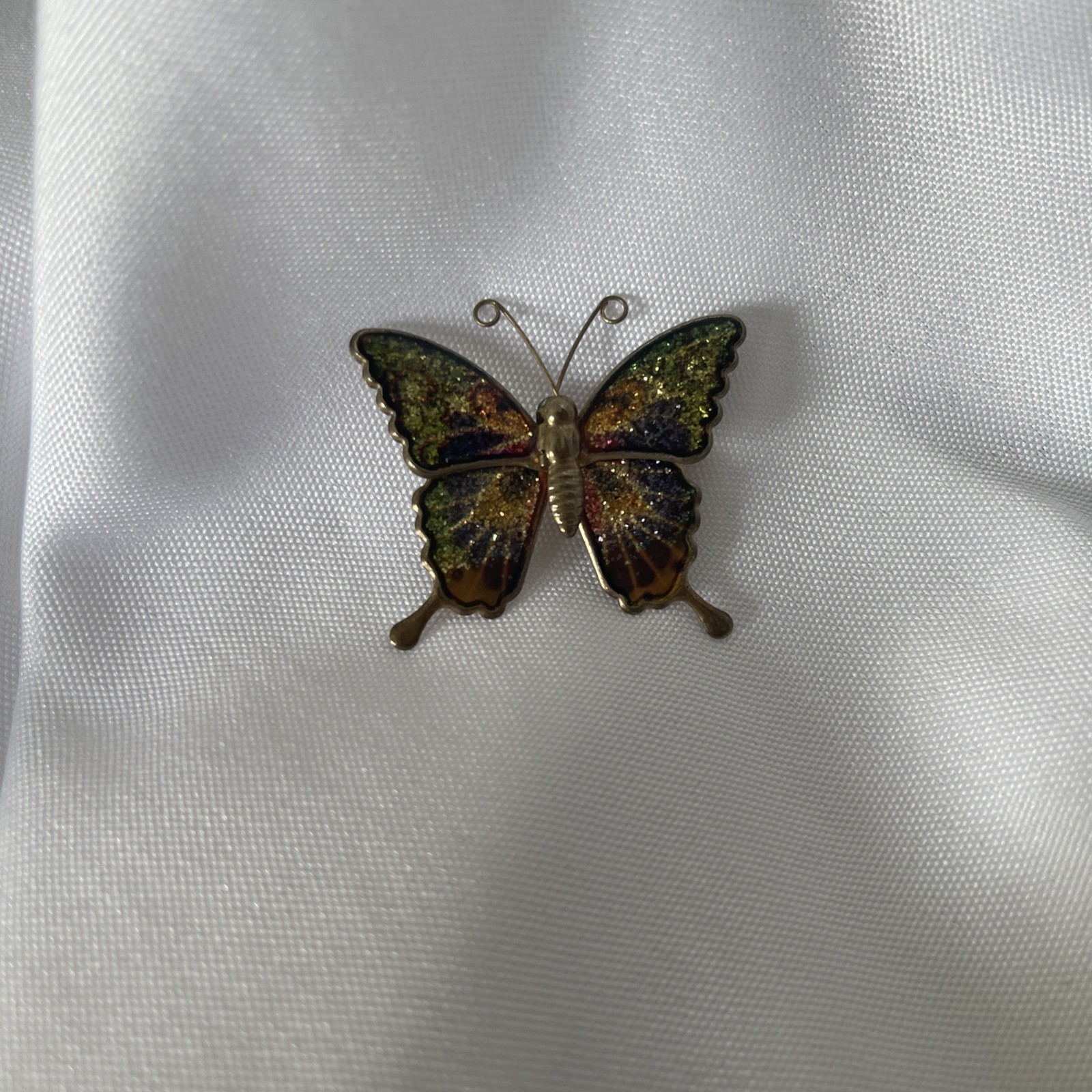 Vintage Gold Tone Butterfly Brooch Pin Green Red