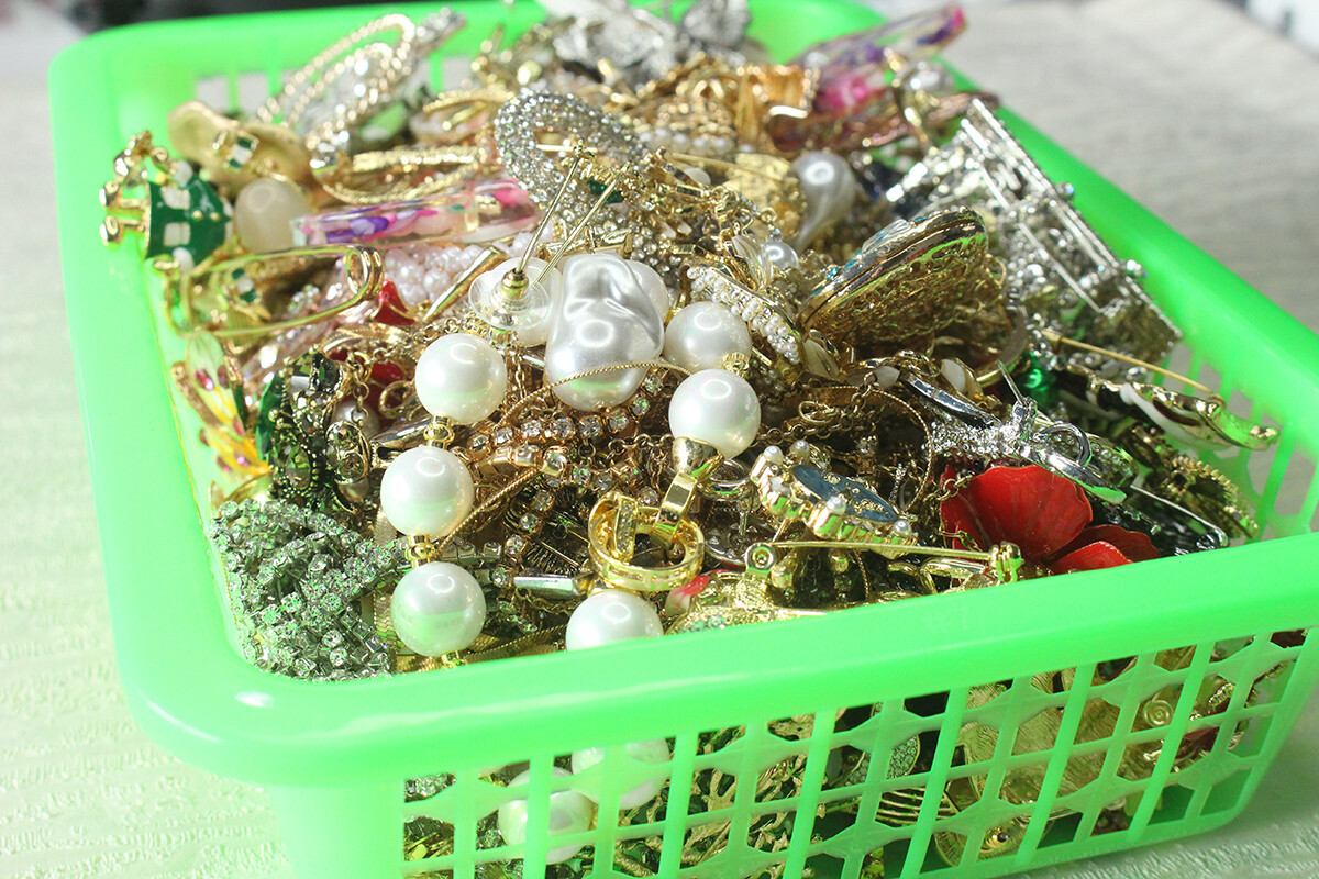 Vintage Estate Costume Jewelry Lot 50 Pieces ALL Brand New Brooch Necklace A+++