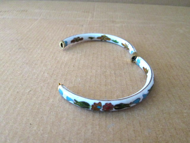 Vintage Enamel White Green Blue Flowers Bracelet Opening Hinged Bangles 6.5″