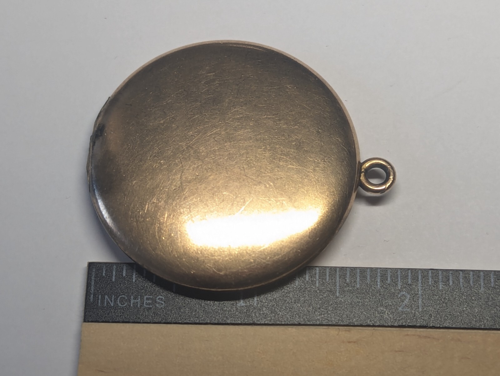 VINTAGE GOLD FILLED PHOTO PICTURE LOCKET PENDANT MONO ABOUT 1 10/16″ WIDE