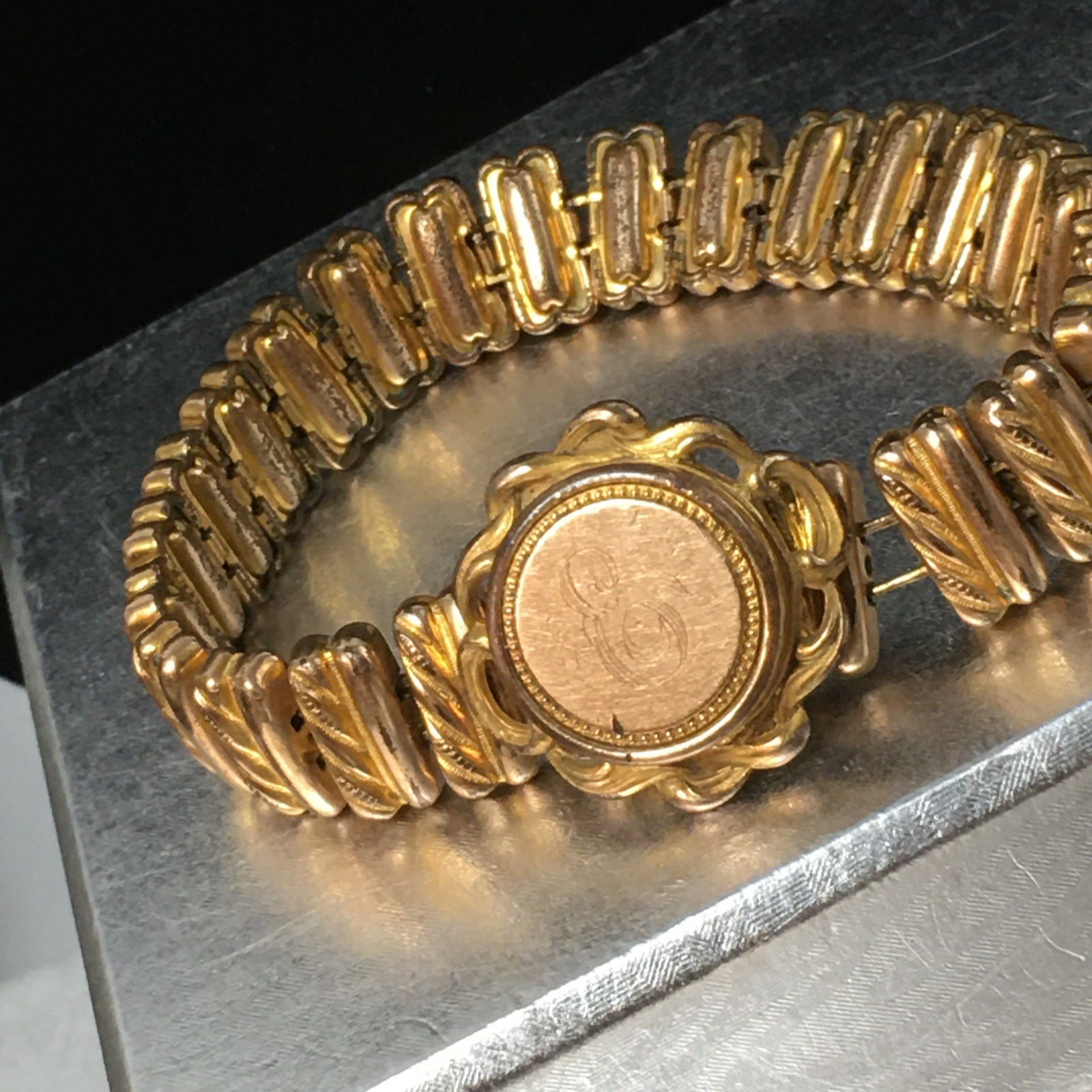 Unique Vtg Expansion Locket Sweetheart Bracelet Watch Style Face