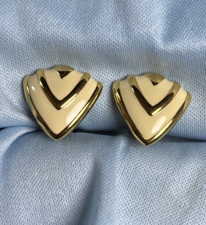 Vintage Avon Ivory And Gold Triangle Huggie Clip On Earrings
