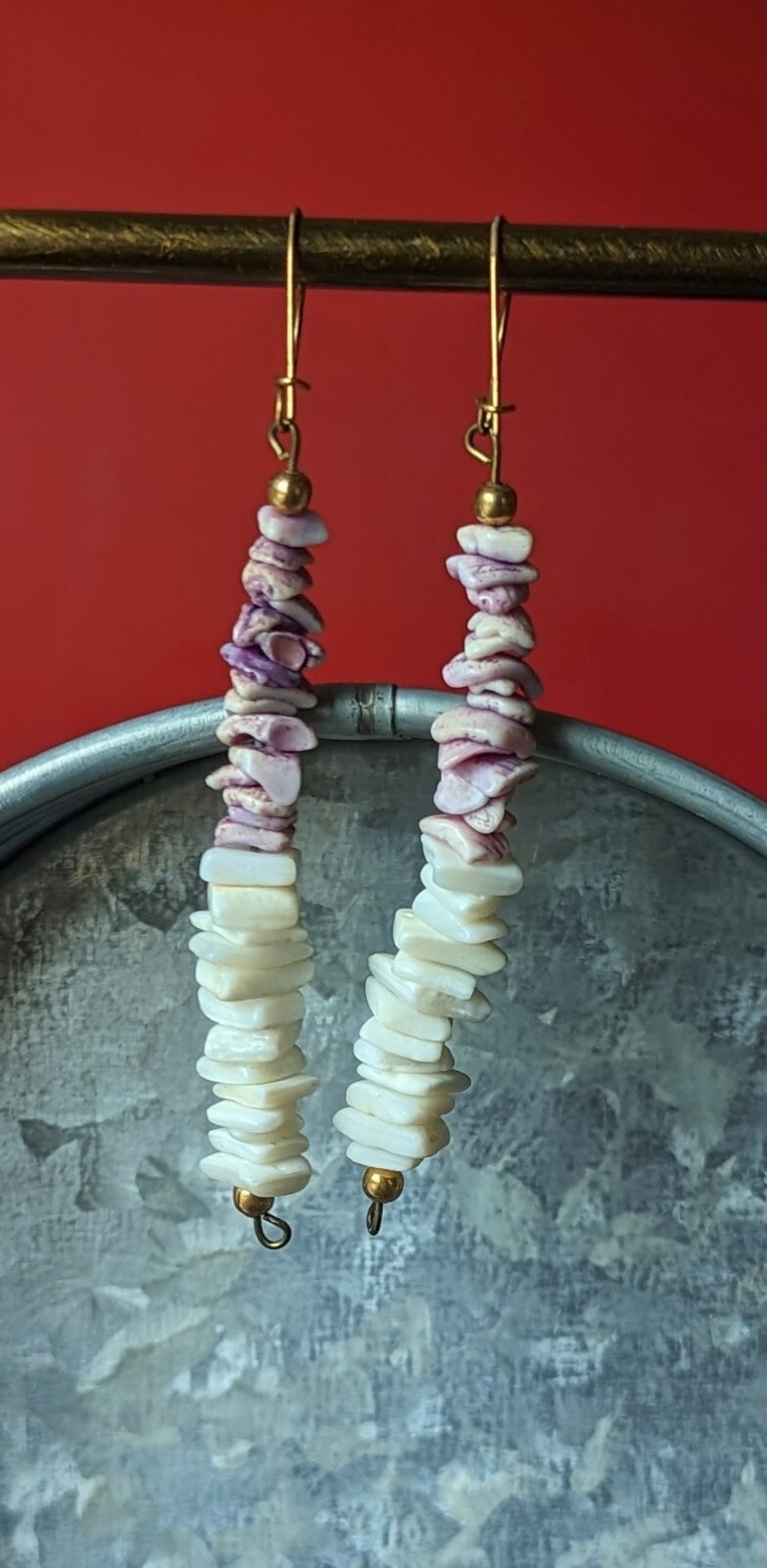 Vintage Purple White SHELL CHIP 3″ Dangle BEACH Hook PIERCED Earrings