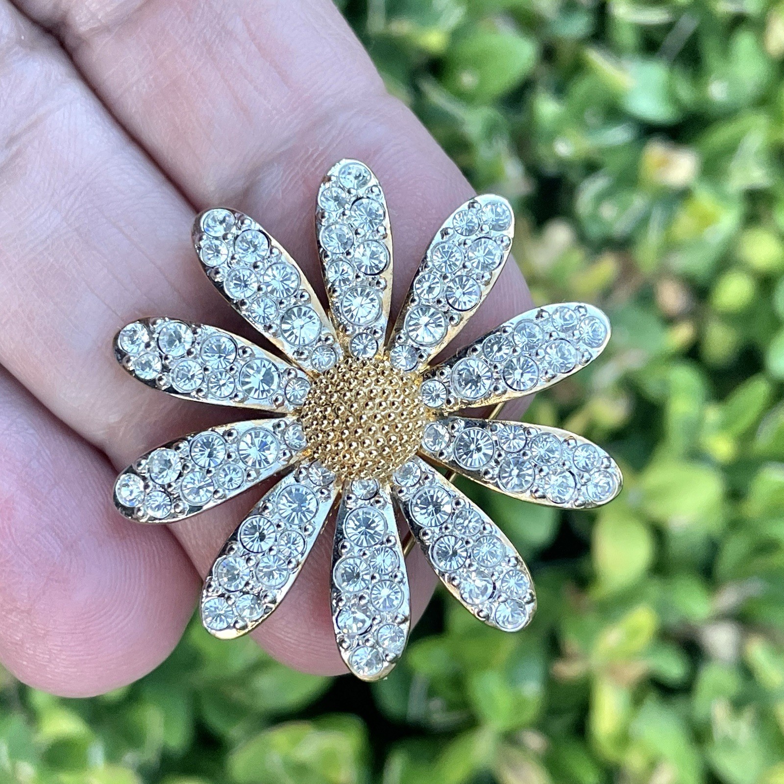 Swarovski Daisy Brooch Swan Signed Gold & Silver Tone Flower 1.5”