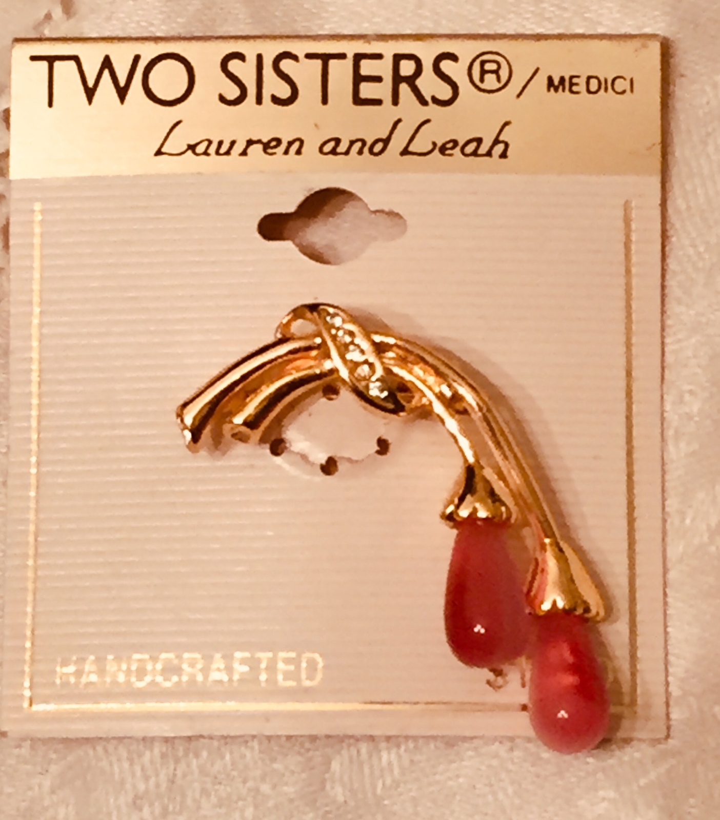 Fuchsia Red Bleeding Heart Flower Lucite Teardrops Brooch Pin 1980s