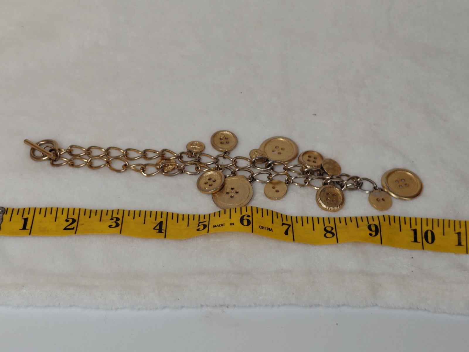 Vintage Gold Tone Button Charm Necklace Runway Statement Chunky Chain Toggle 20″