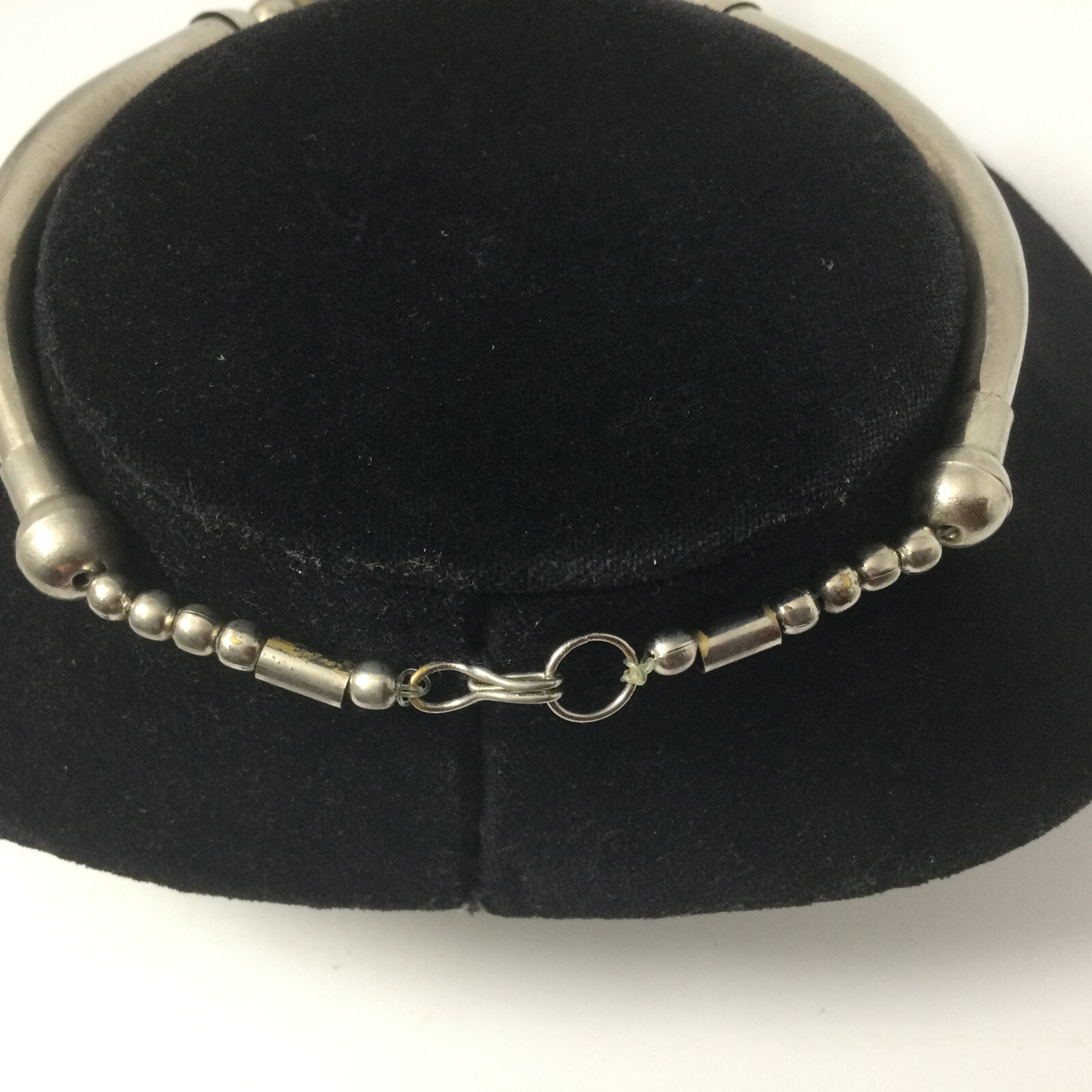 Vintage Necklace Choker Silver Metal Agate Grapes Pendant Gray Stone 15″