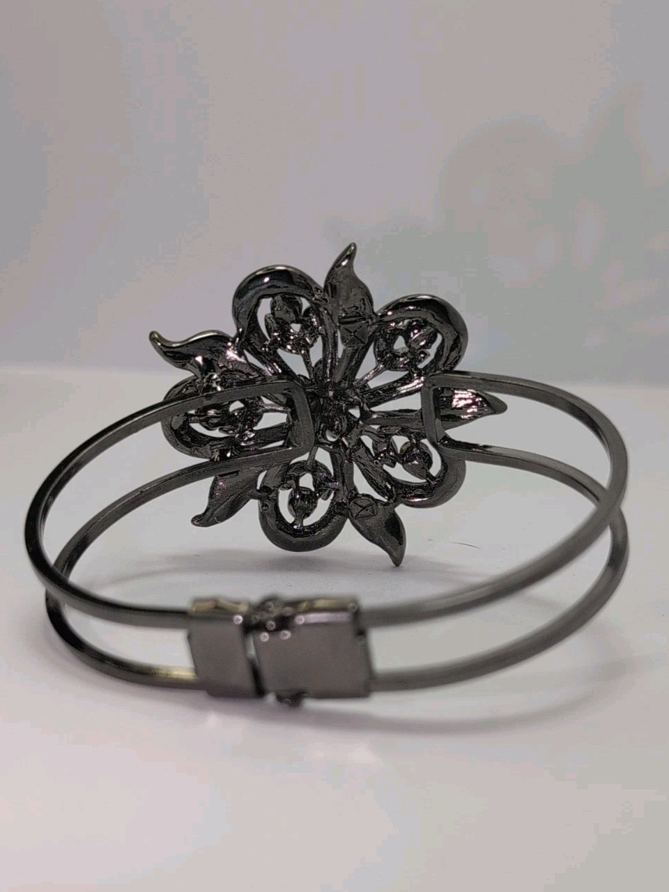 Vintage Bangle Bracelet Sparkly Jeweled Pink Flower 2.5″With Closing Hinged Cuff