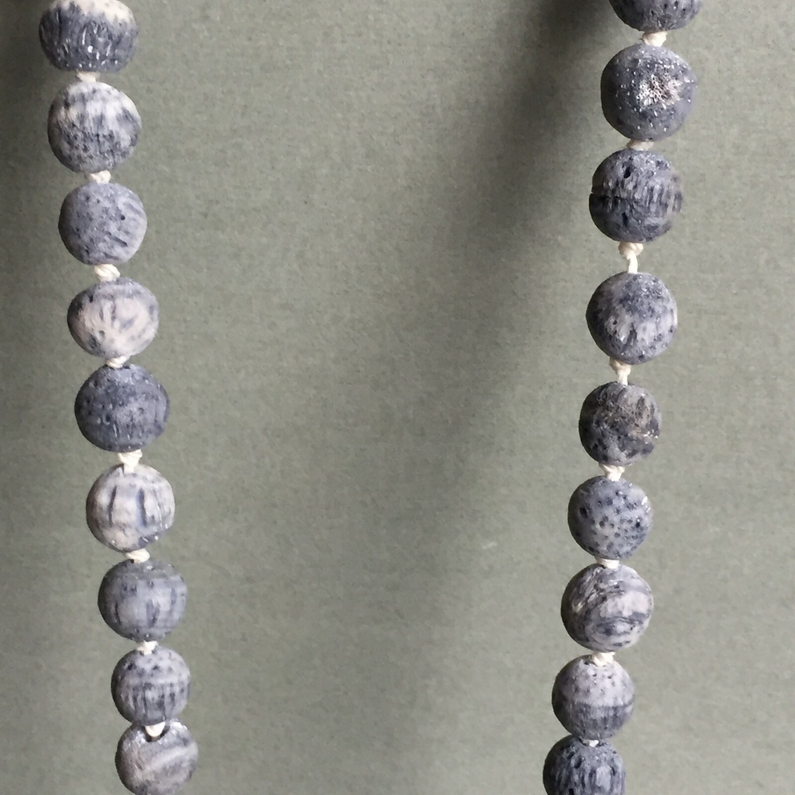 Vintage Blue Sponge Coral round Beads 1cm Necklace 33″ hand knotted