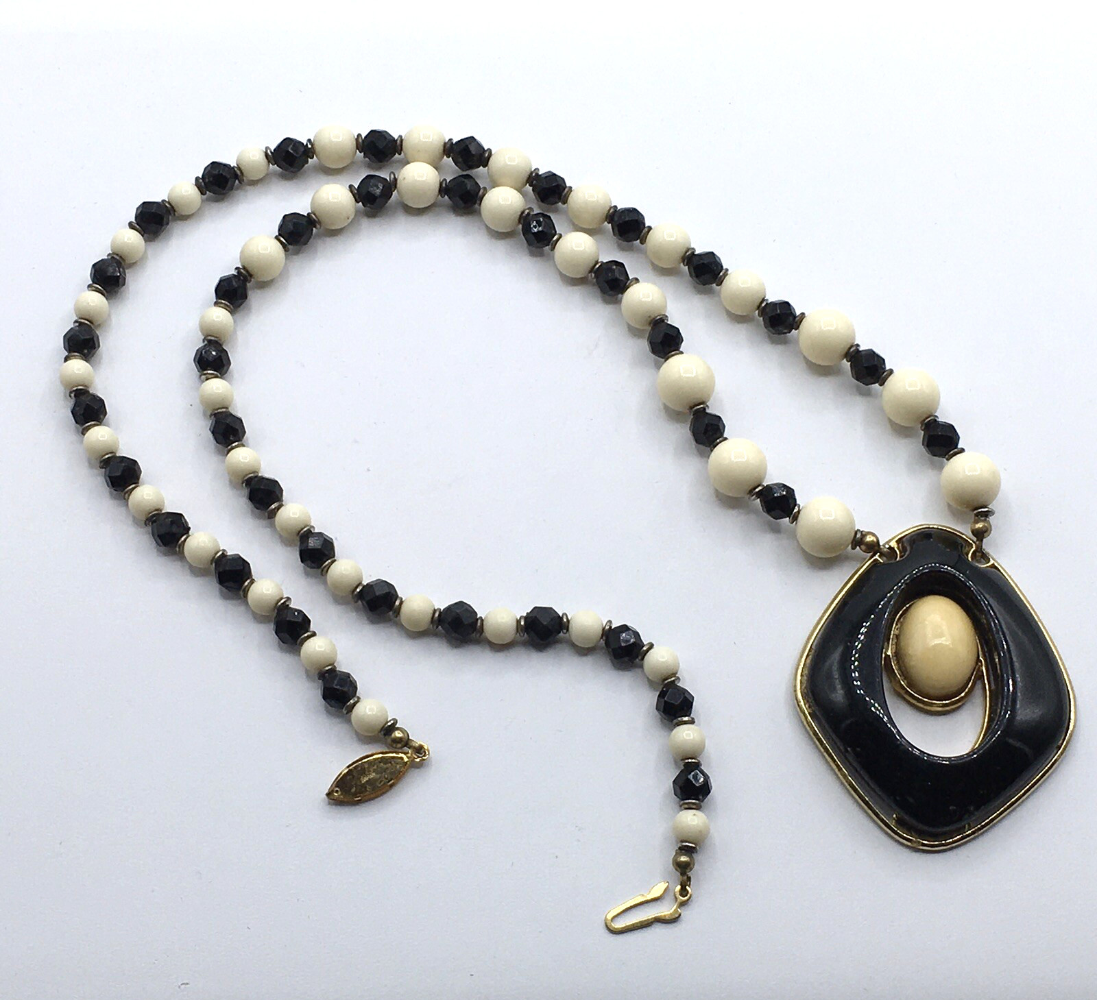 Vintage Black & Off-White Plastic Bead Beaded 24″ Necklace Fish Hook Clasp Japan