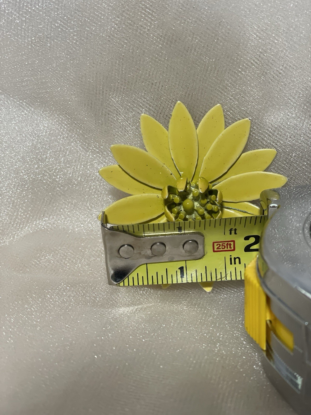Vintage Flower Daisy Broach. Metal With Enamel Finish