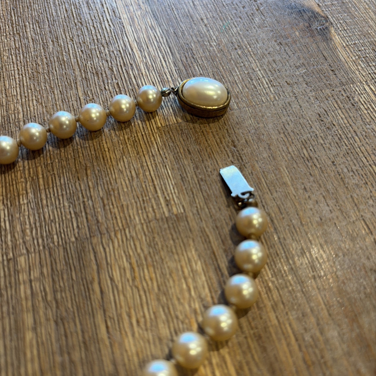 Vintage Ladies Miriam Haskell Signed Necklace – 15″