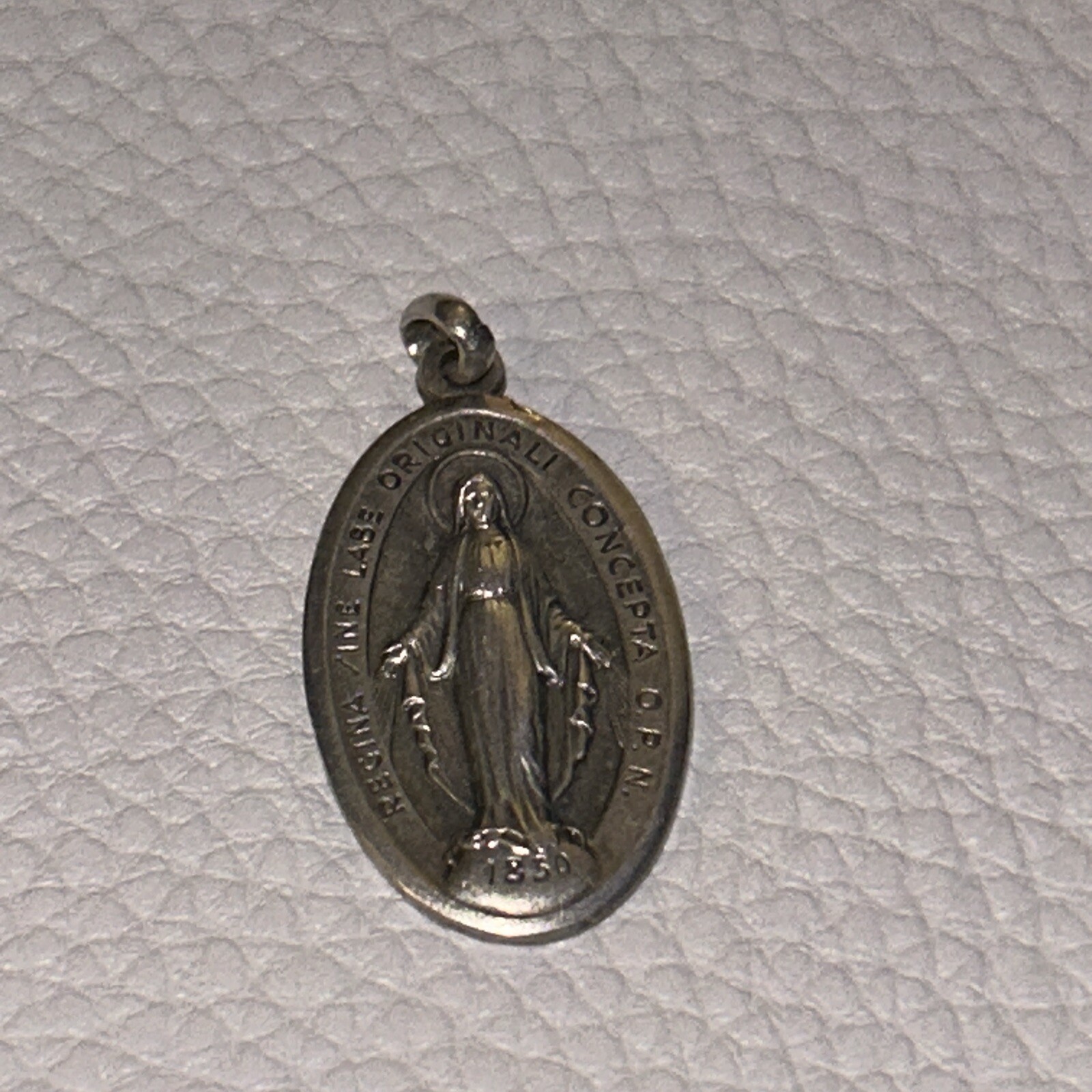 900 European Silver True Vtg Italy St. Regina Religious Oval Pendant TESTED 1”