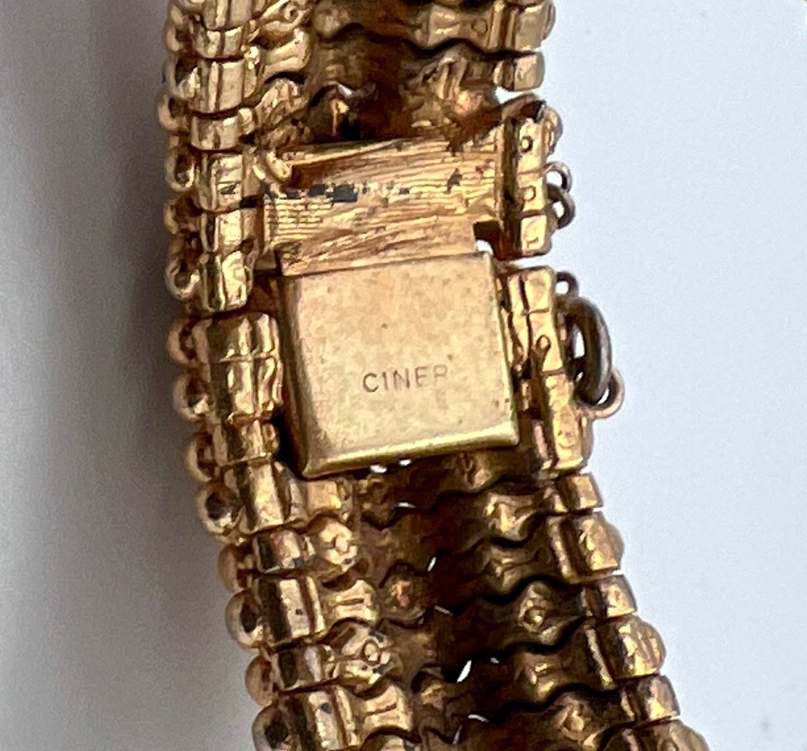 Vintage Ciner Caviar Ball Design Bracelet Gold Tone Metal Safety Chain Box Clasp