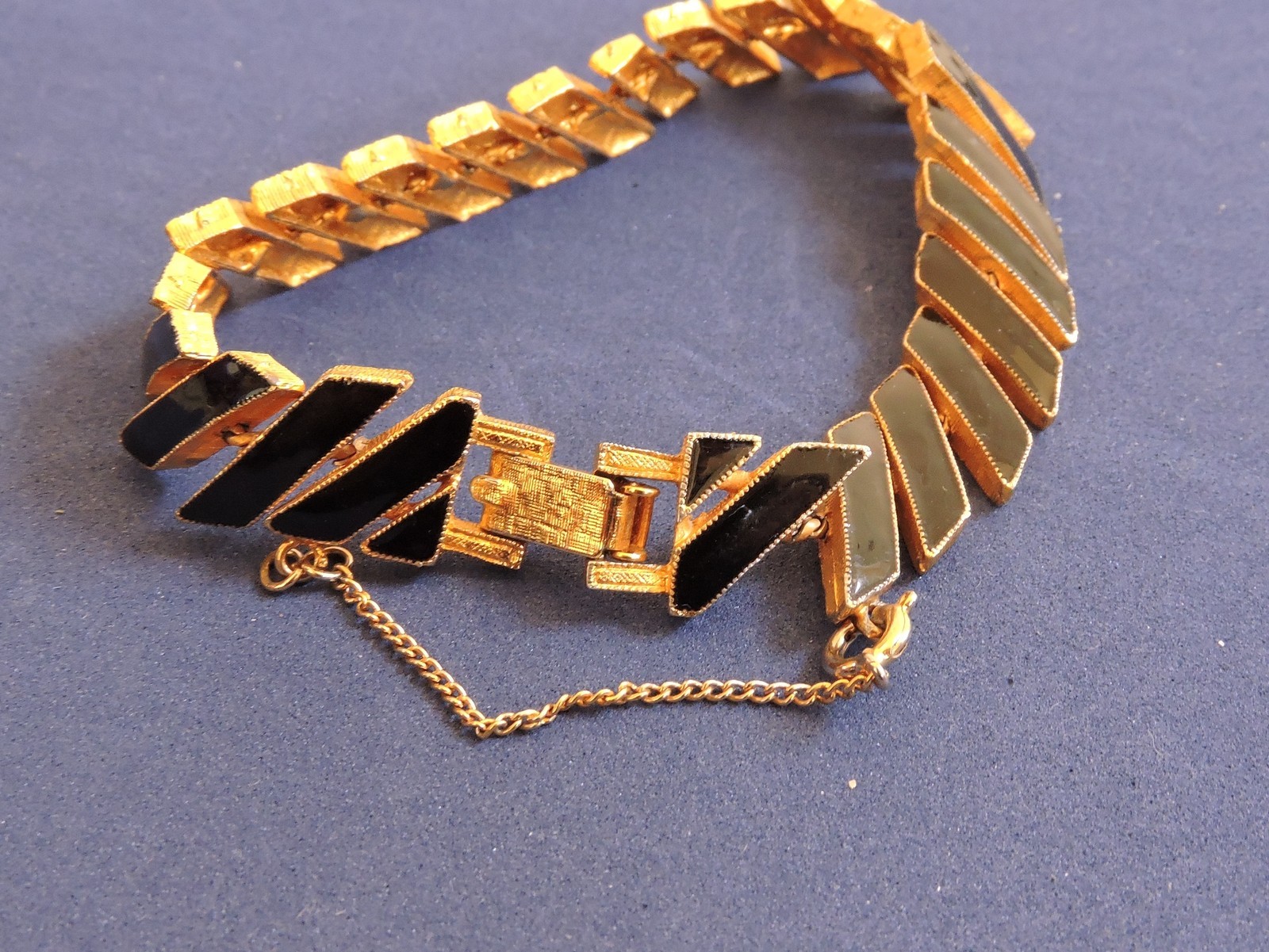 elegant BLACK ENAMEL on GOLDTONE LINK BRACELET w/safety chain & foldover clasp