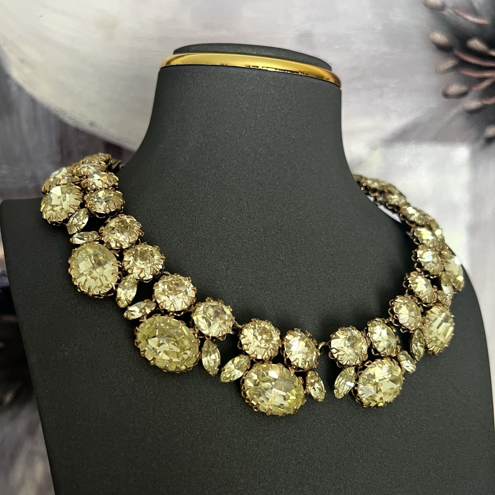Vintage Schreiner Bright Yellow Foiled Crystals Rhinestone Collar Necklace