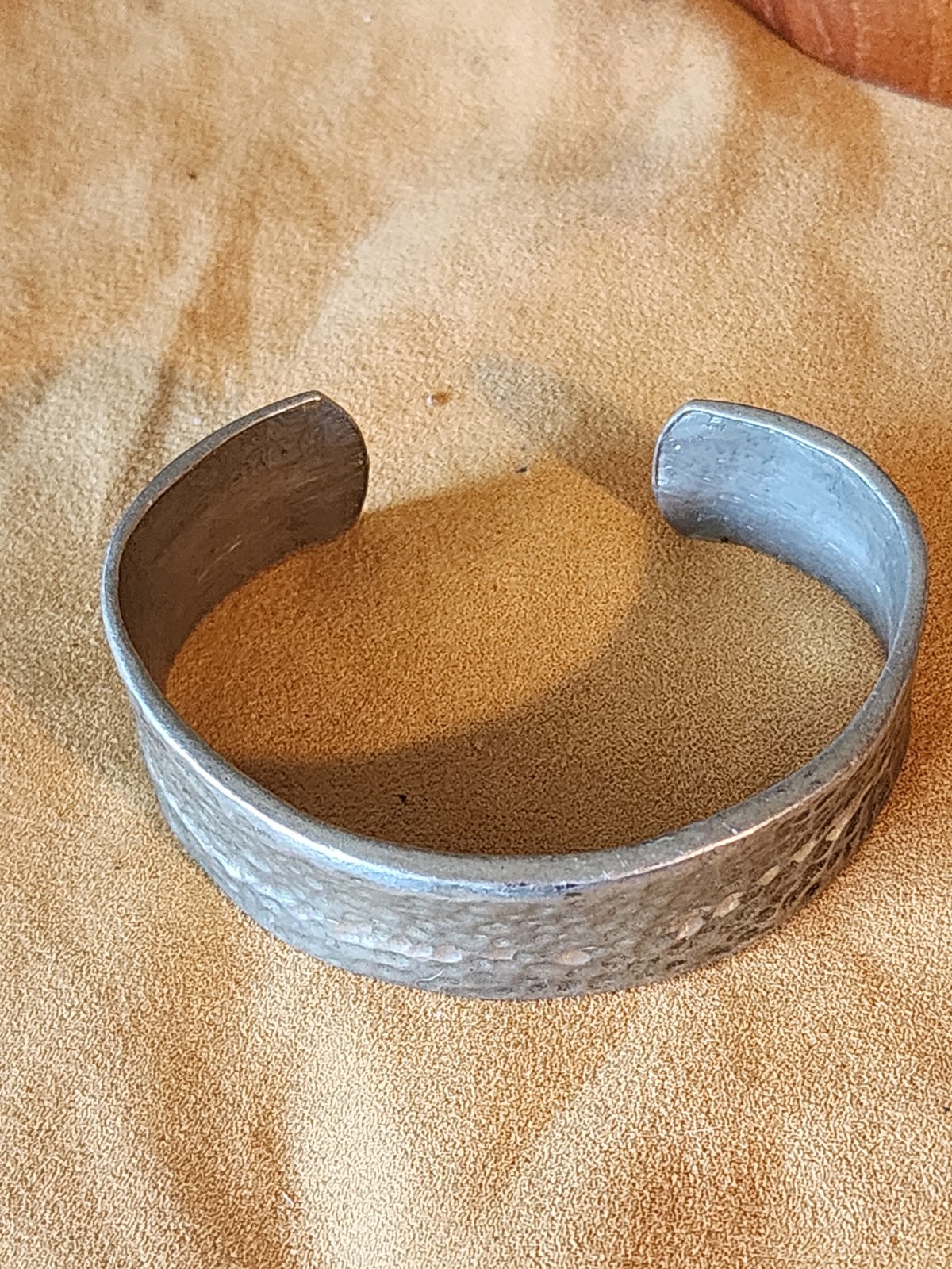 Robert Zentall Hammered Pewter Cuff Bracelet 3/4″ Wide Signed