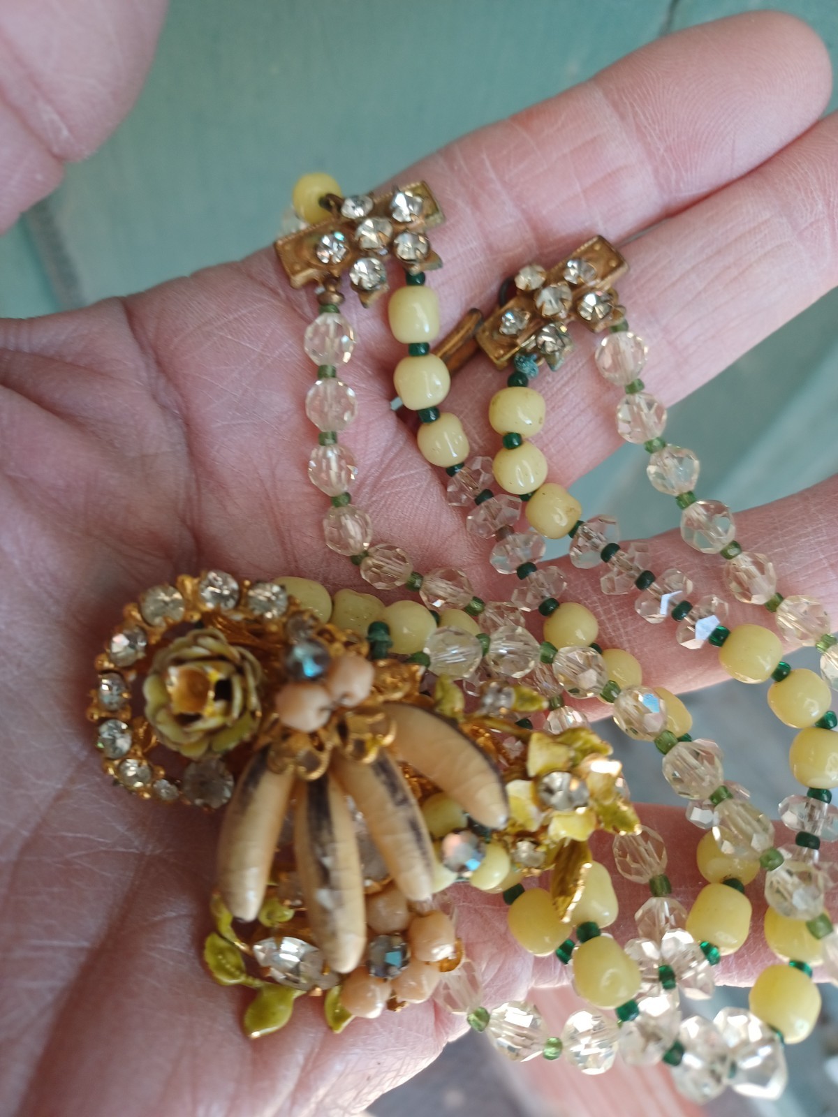 VINTAGE MIRIAM HASKELL ? CRYSTAL BEADS RHINESTONE ENAMEL FLORAL CLUSTER NECKLACE