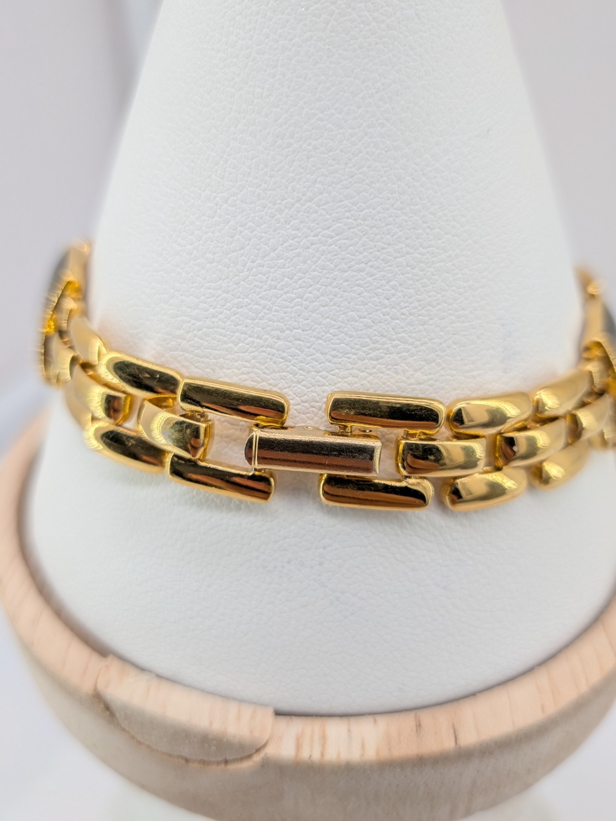 Trifari Signed Gold Tone Black Station Link Bracelet 7.25 in Vintage Designer
