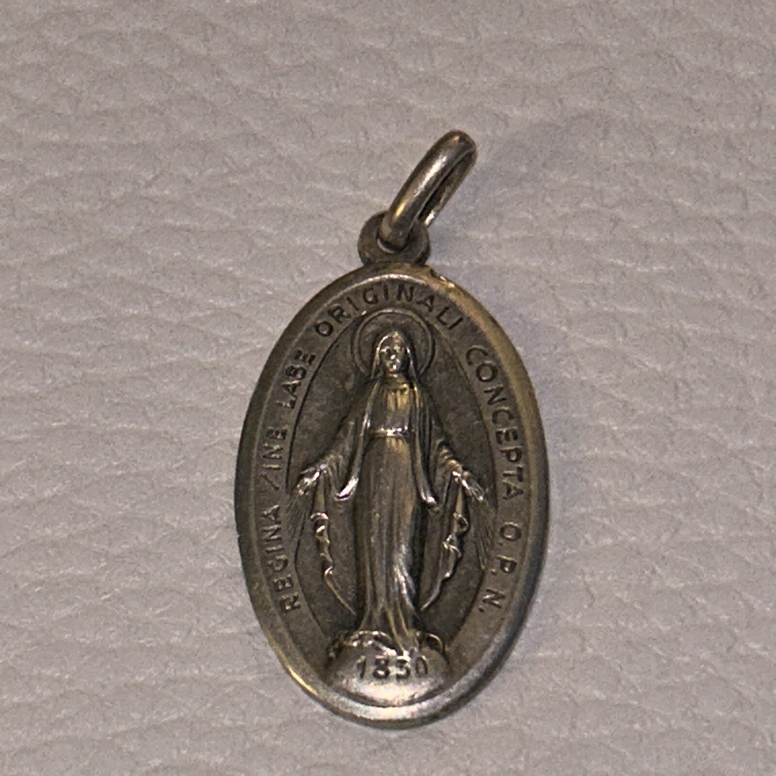 900 European Silver True Vtg Italy St. Regina Religious Oval Pendant TESTED 1”