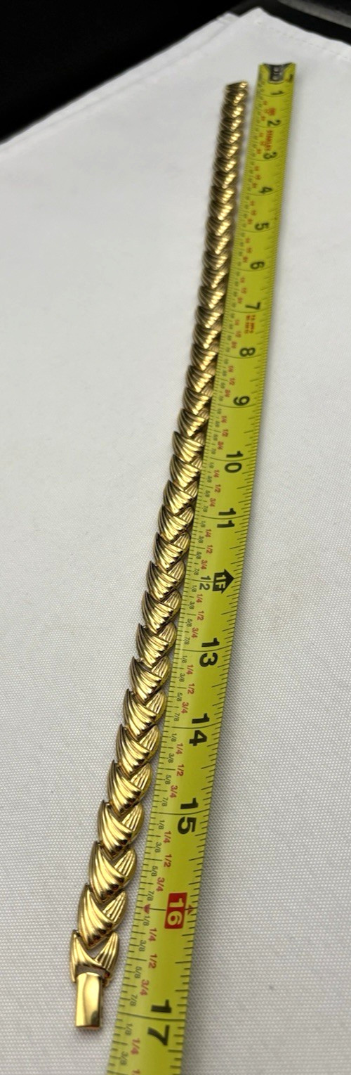 Vintage NAPIER Signed Gold Tone Articulated Necklace Textured Links 17″