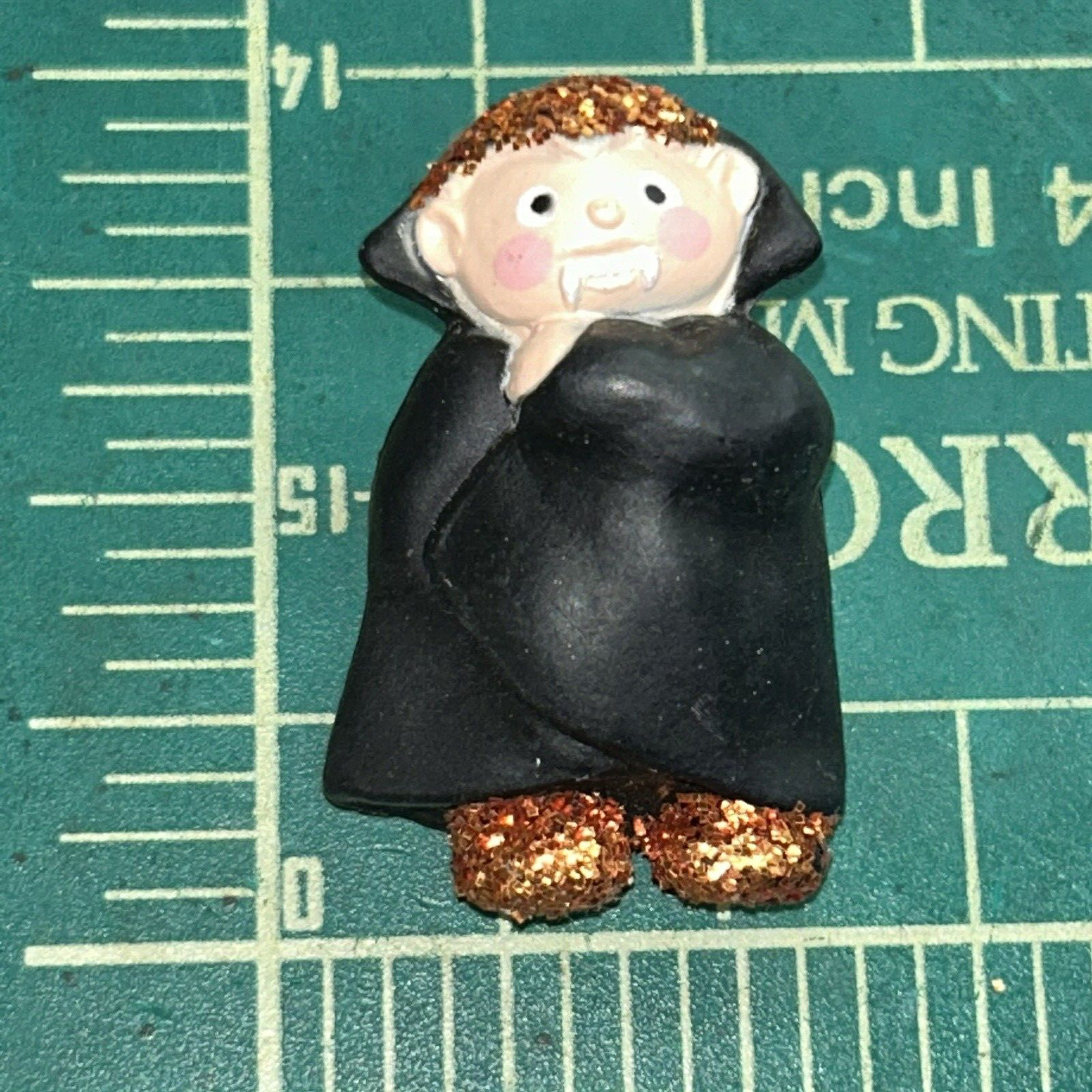 Vintage S. Lehman Fun World Plastic Halloween Count Dracula Vampire Pin 9301