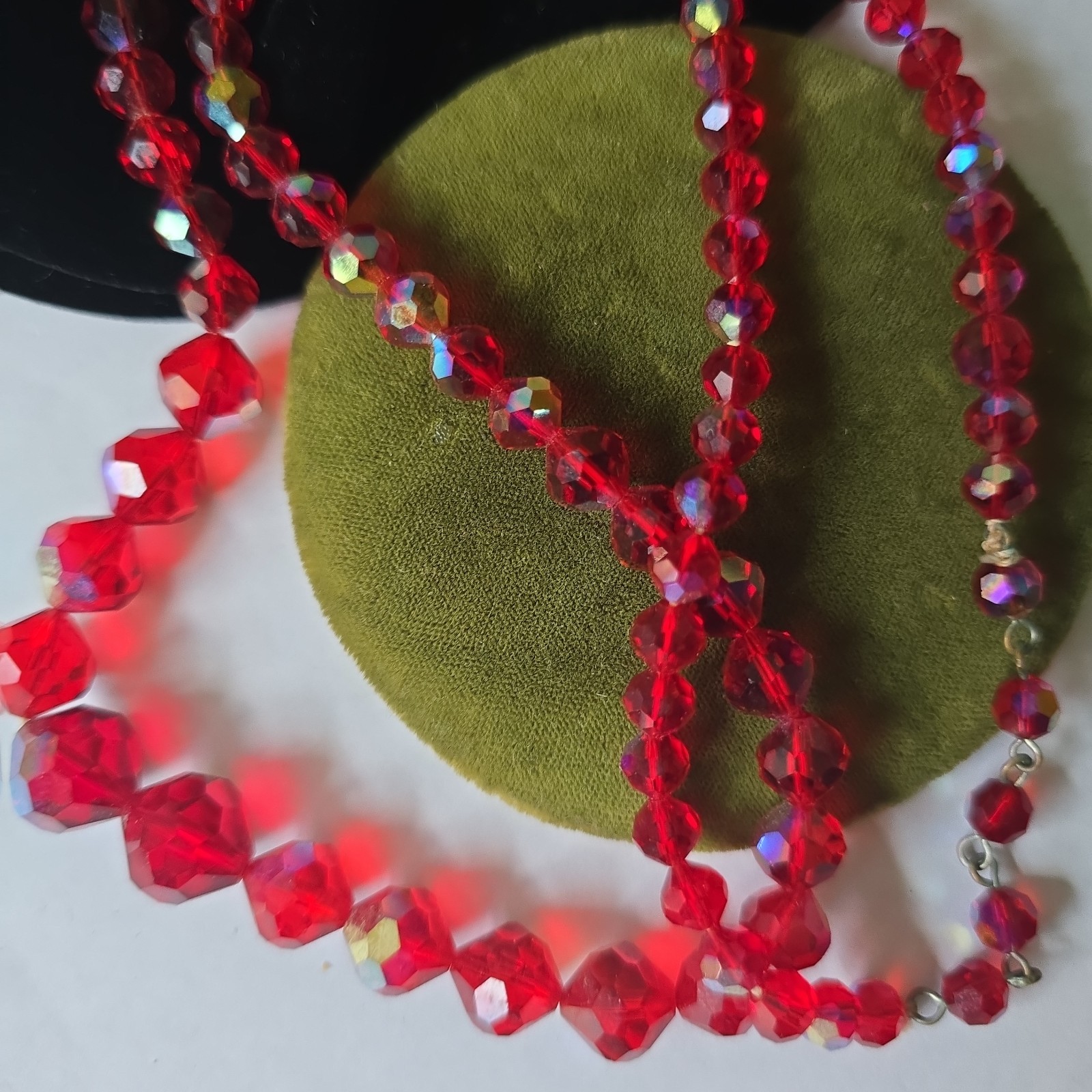 Vintage Red AB Faceted Glass Graduated Beads Necklace Pull On 28″L